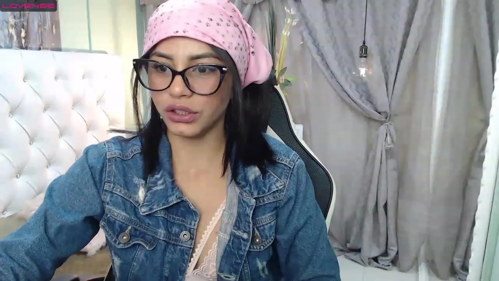 Gallery image thumbnail from Sara__Ruiz's myfreecams stream on, 03/21/2023, 13:58 image 11 of 20