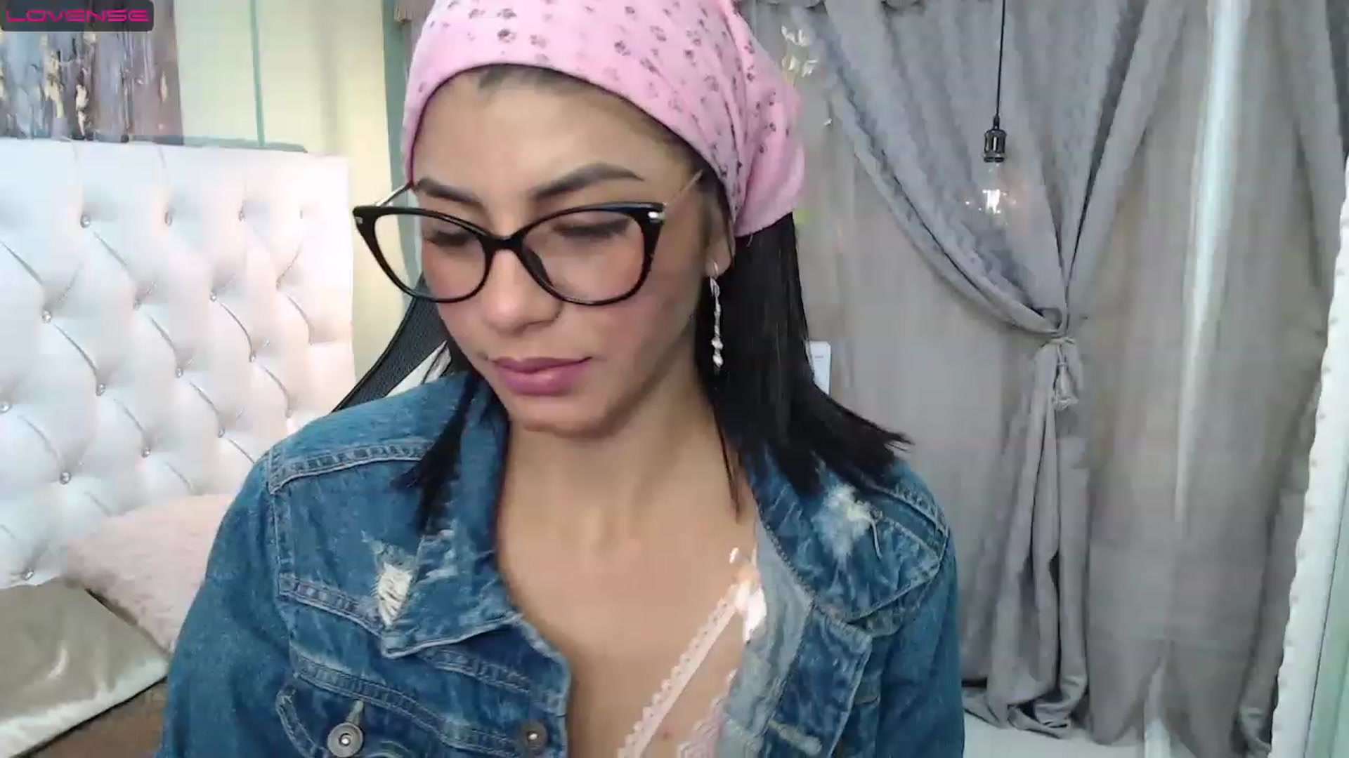 Gallery image thumbnail from Sara__Ruiz's myfreecams stream on, 03/21/2023, 15:01 image 8 of 20