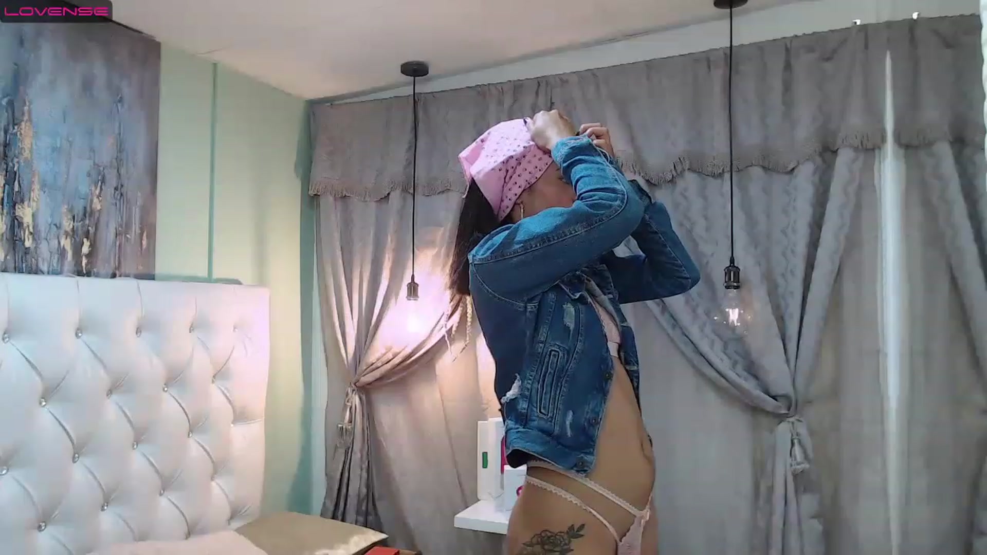 Gallery image thumbnail from Sara__Ruiz's myfreecams stream on, 03/21/2023, 15:01 image 19 of 20