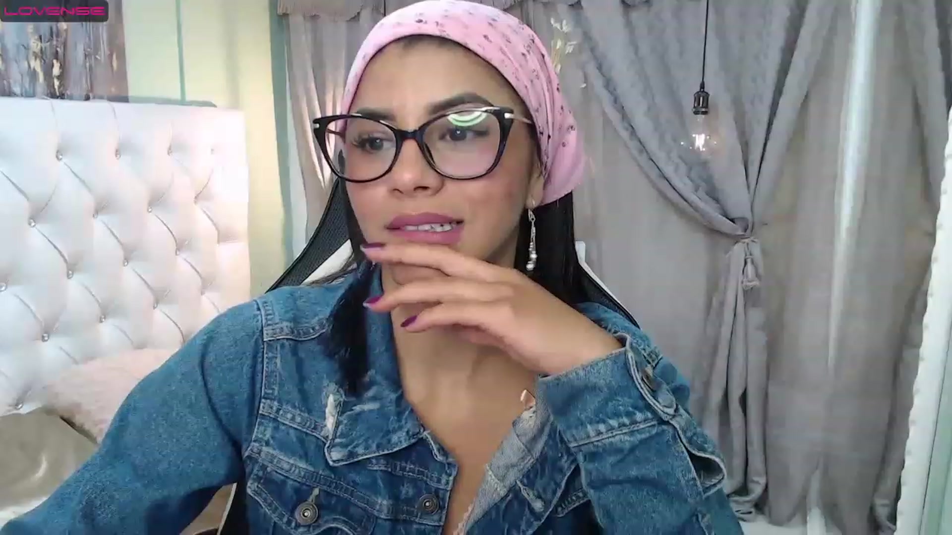 Gallery image thumbnail from Sara__Ruiz's myfreecams stream on, 03/21/2023, 15:01 image 4 of 20