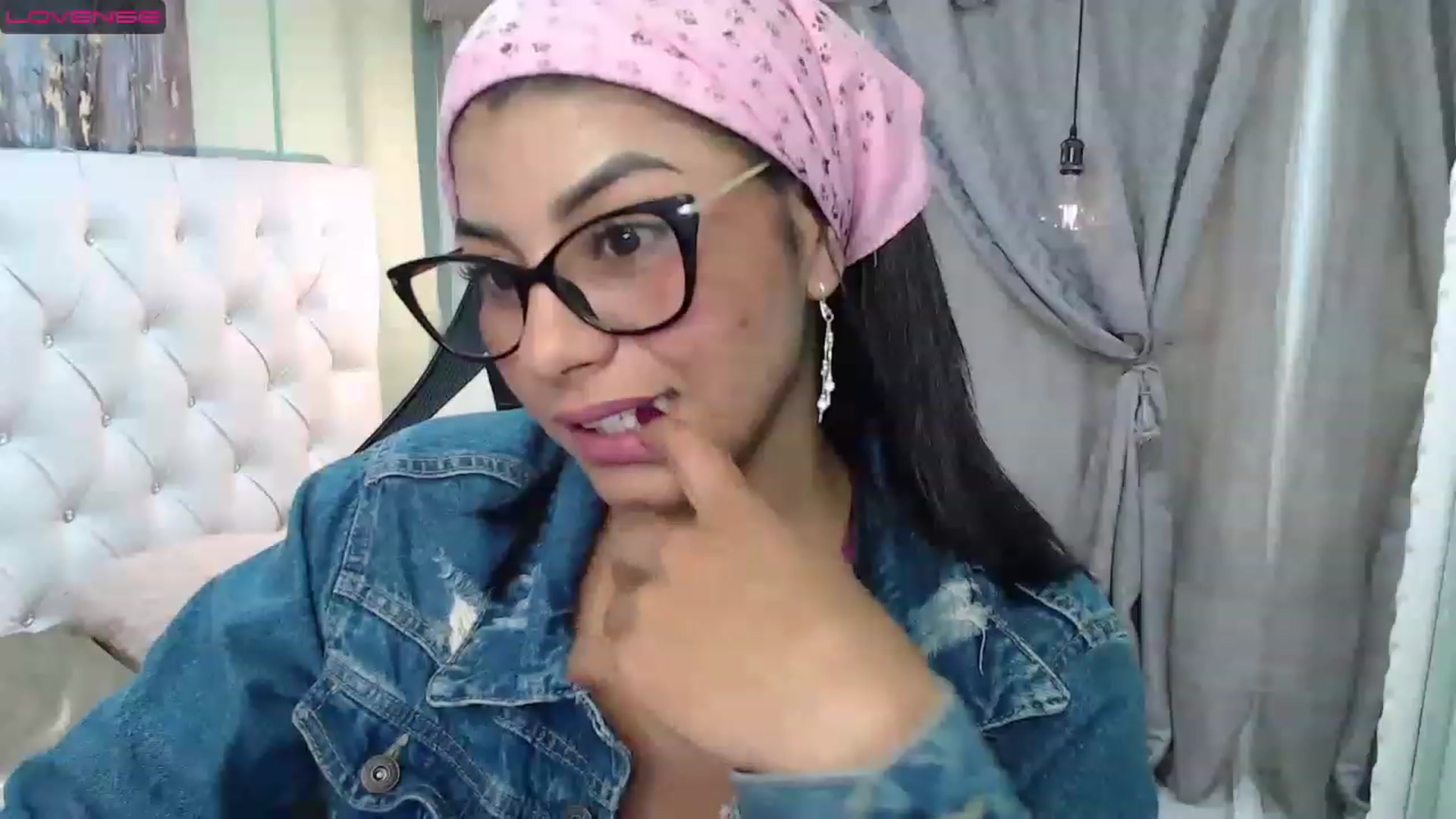 Gallery image thumbnail from Sara__Ruiz's myfreecams stream on, 03/21/2023, 15:01 image 7 of 20