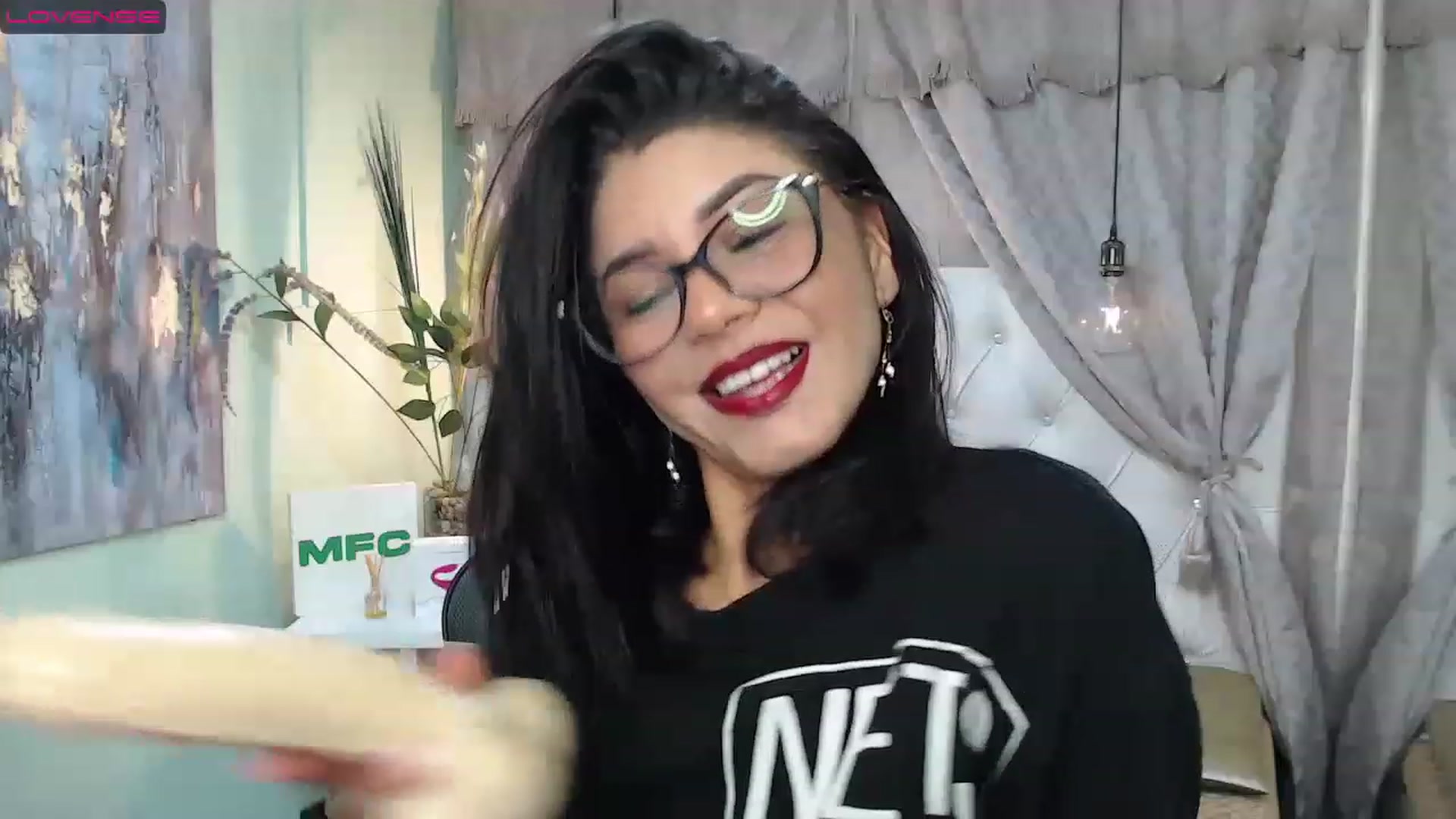 Gallery image thumbnail from Sara__Ruiz's myfreecams stream on, 03/23/2023, 13:01 image 12 of 20