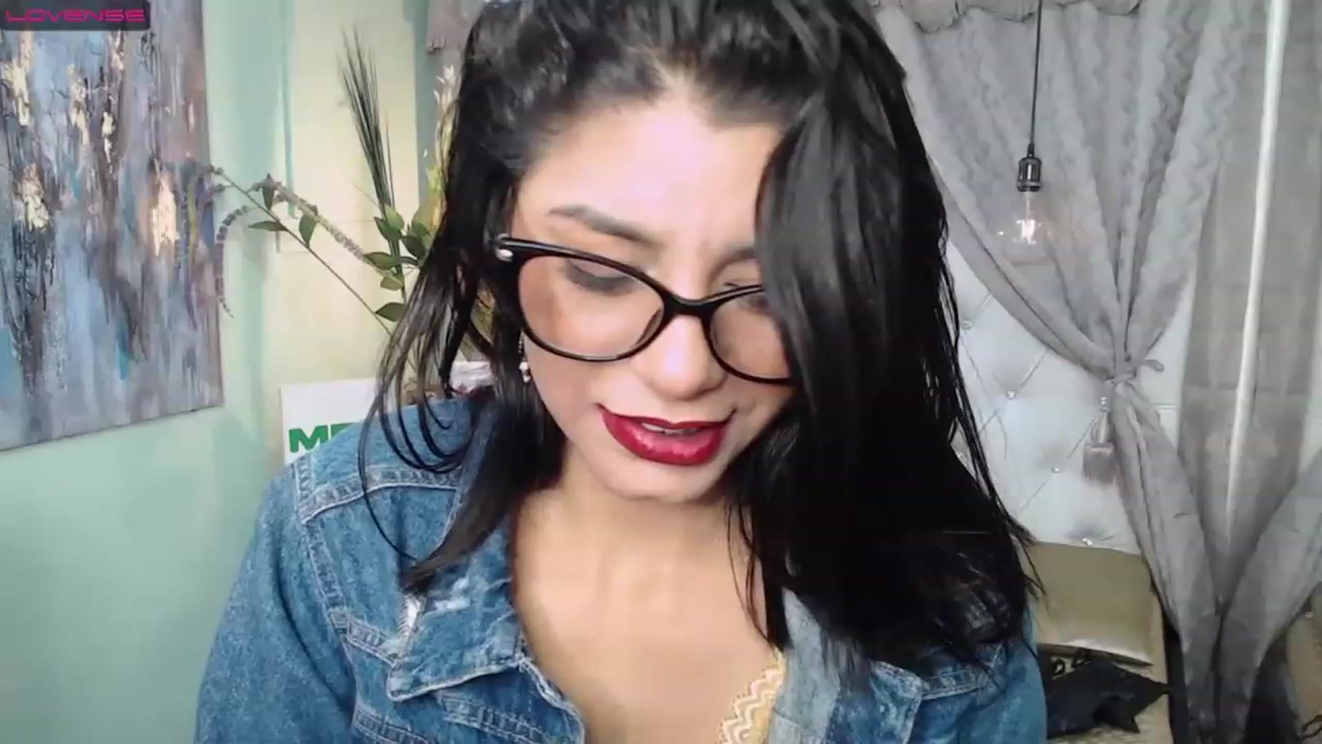 Gallery image thumbnail from Sara__Ruiz's myfreecams stream on, 03/27/2023, 15:23 image 15 of 20
