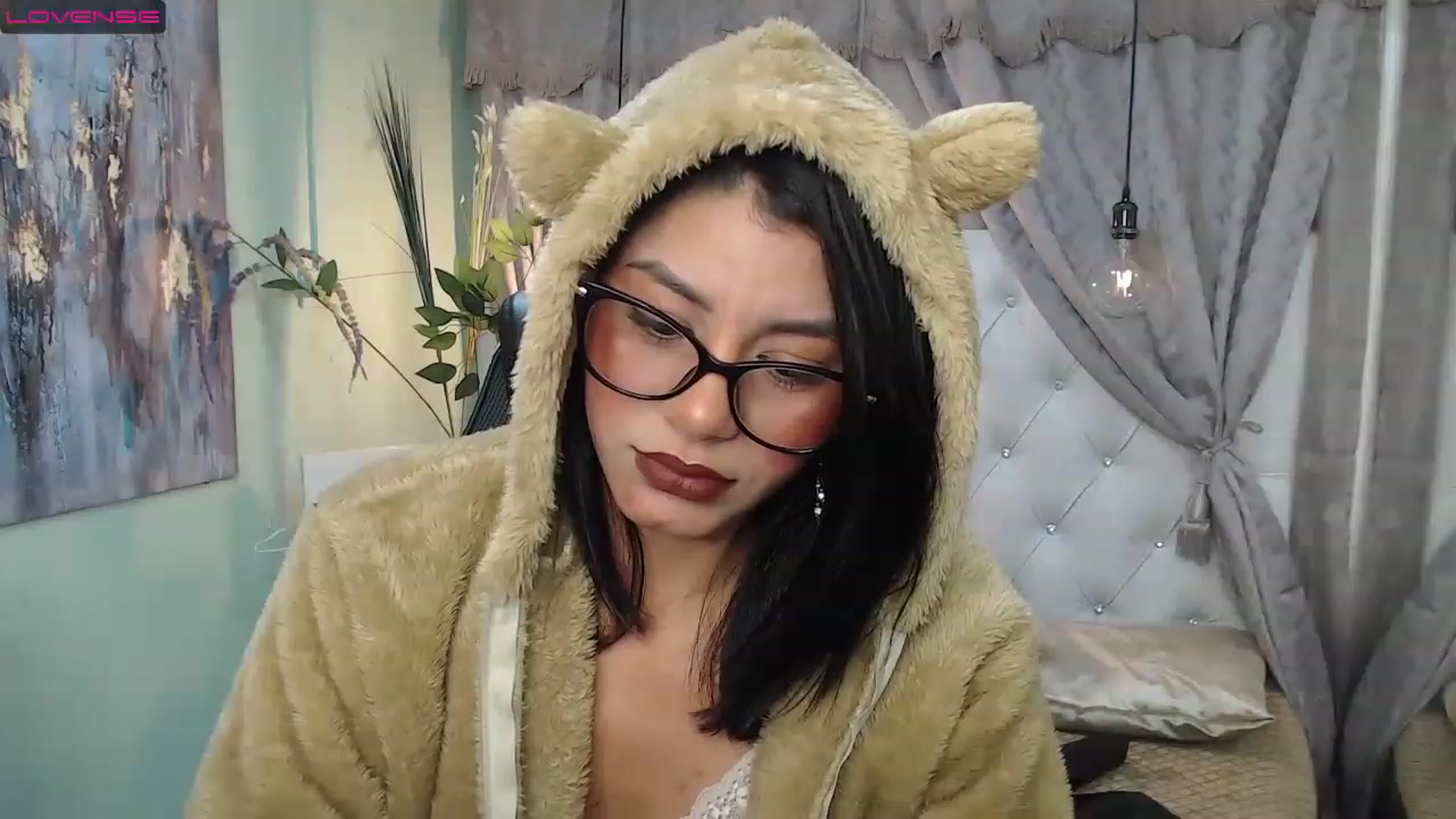 Gallery image thumbnail from Sara__Ruiz's myfreecams stream on, 03/28/2023, 14:44 image 12 of 20