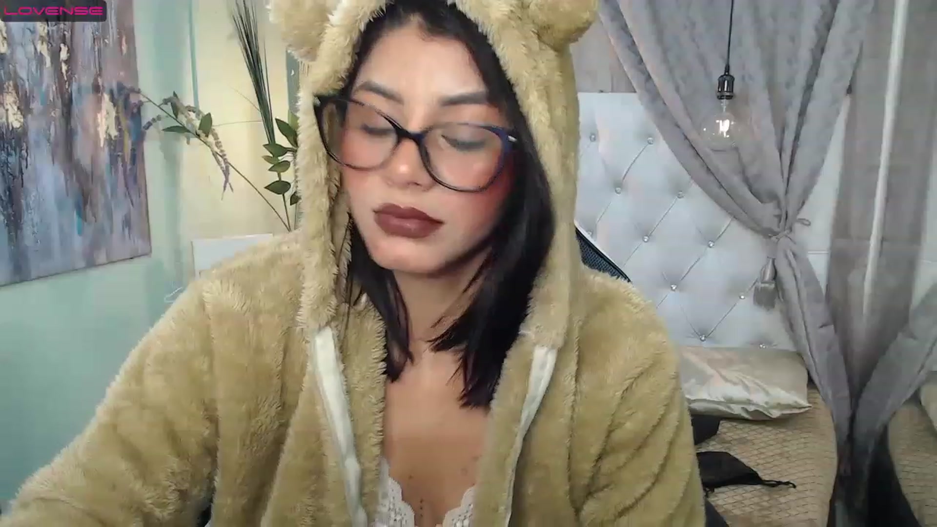Gallery image thumbnail from Sara__Ruiz's myfreecams stream on, 03/28/2023, 14:44 image 7 of 20