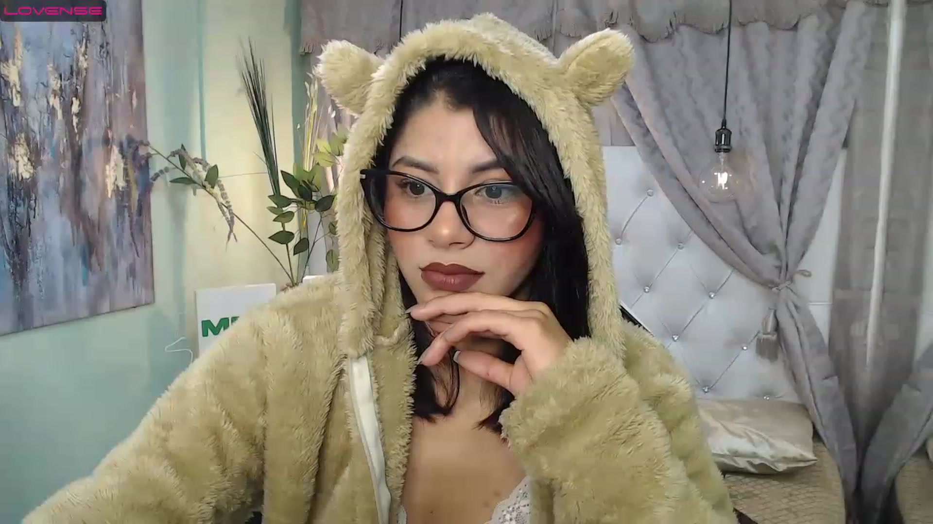 Gallery image thumbnail from Sara__Ruiz's myfreecams stream on, 03/28/2023, 14:44 image 19 of 20