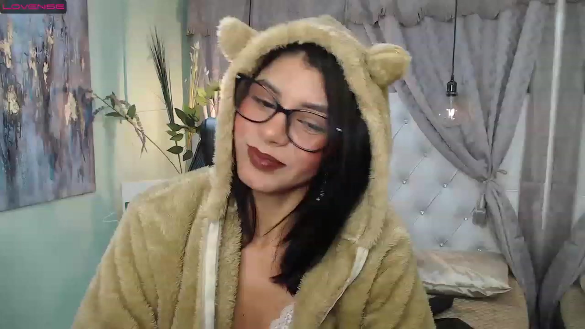 Gallery image thumbnail from Sara__Ruiz's myfreecams stream on, 03/28/2023, 14:44 image 13 of 20