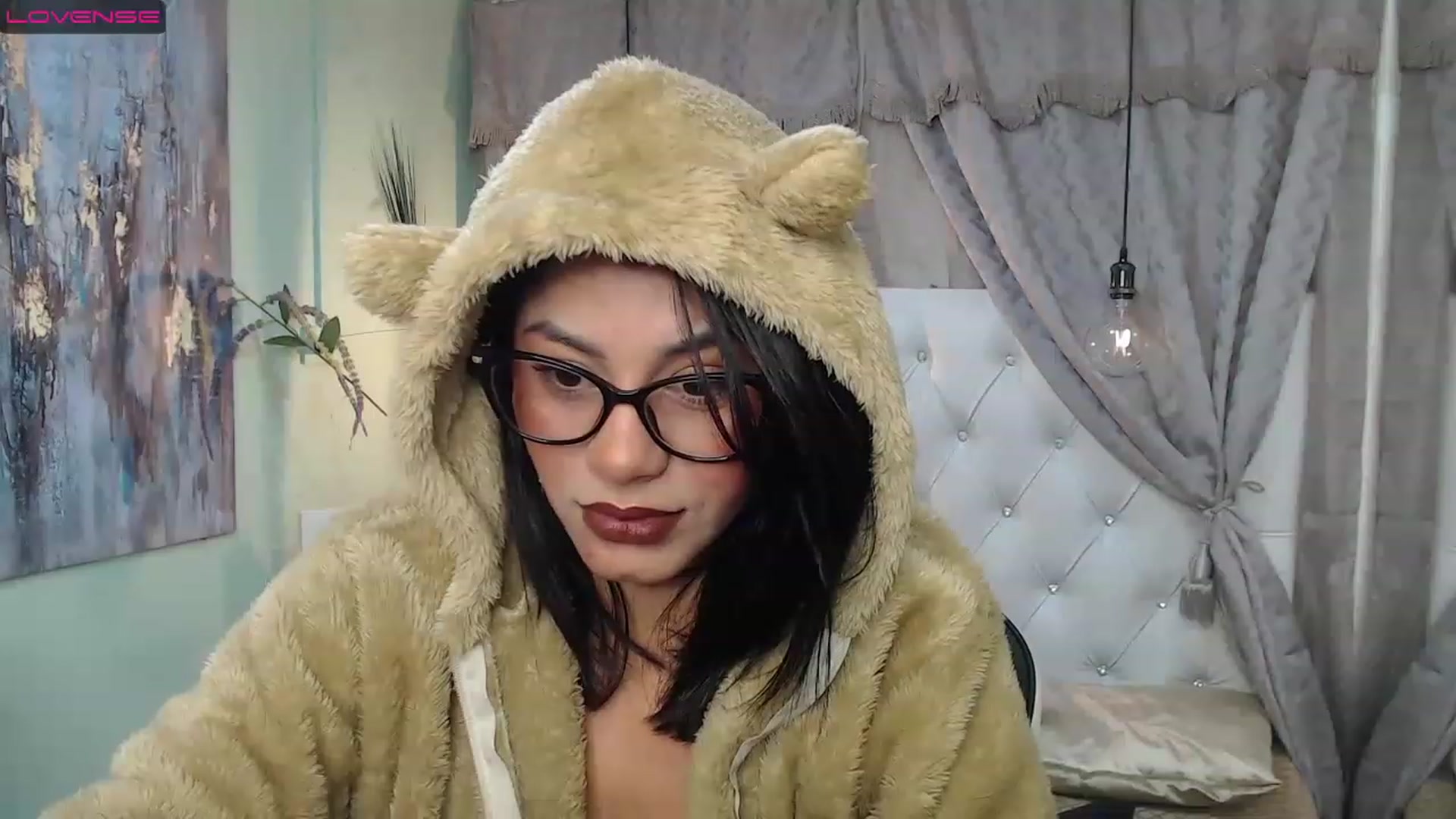 Gallery image thumbnail from Sara__Ruiz's myfreecams stream on, 03/28/2023, 14:44 image 10 of 20