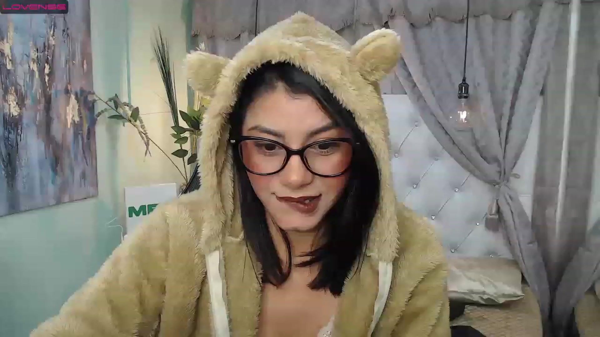 Gallery image thumbnail from Sara__Ruiz's myfreecams stream on, 03/28/2023, 14:44 image 17 of 20