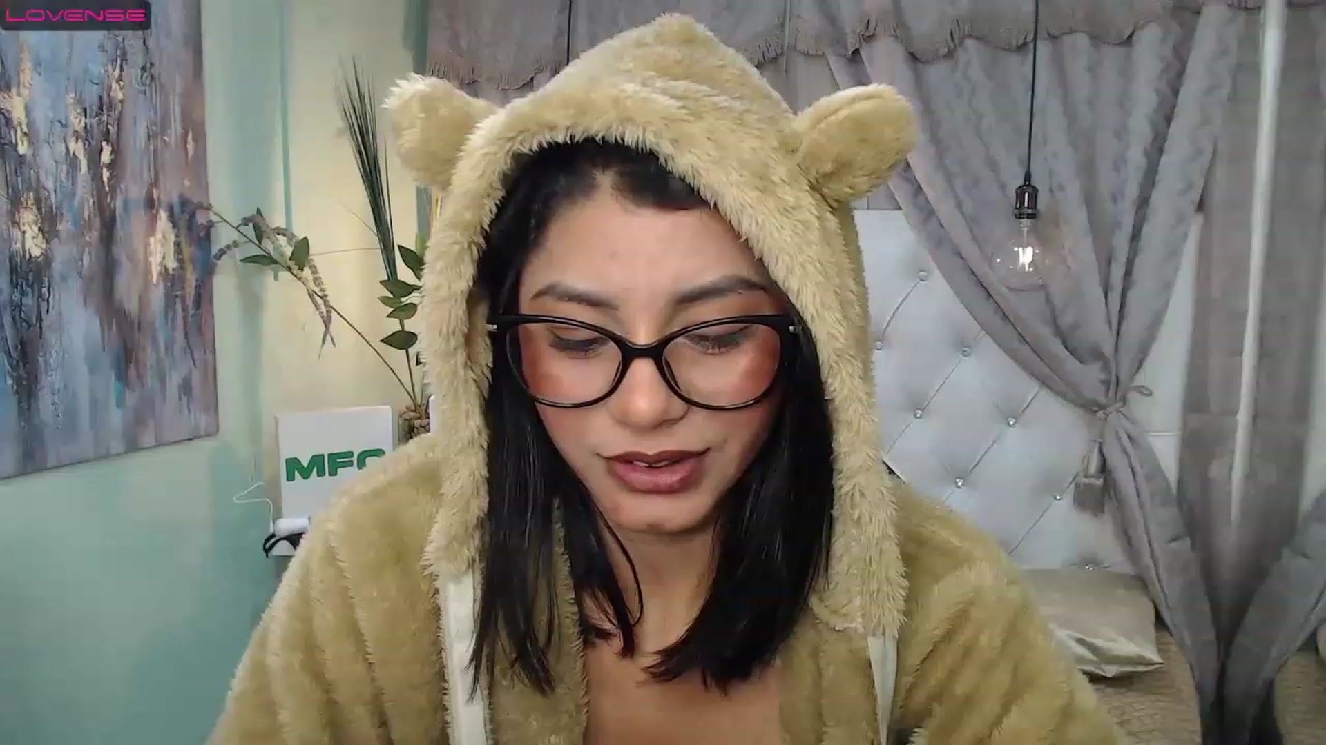 Gallery image thumbnail from Sara__Ruiz's myfreecams stream on, 03/28/2023, 15:36 image 20 of 20