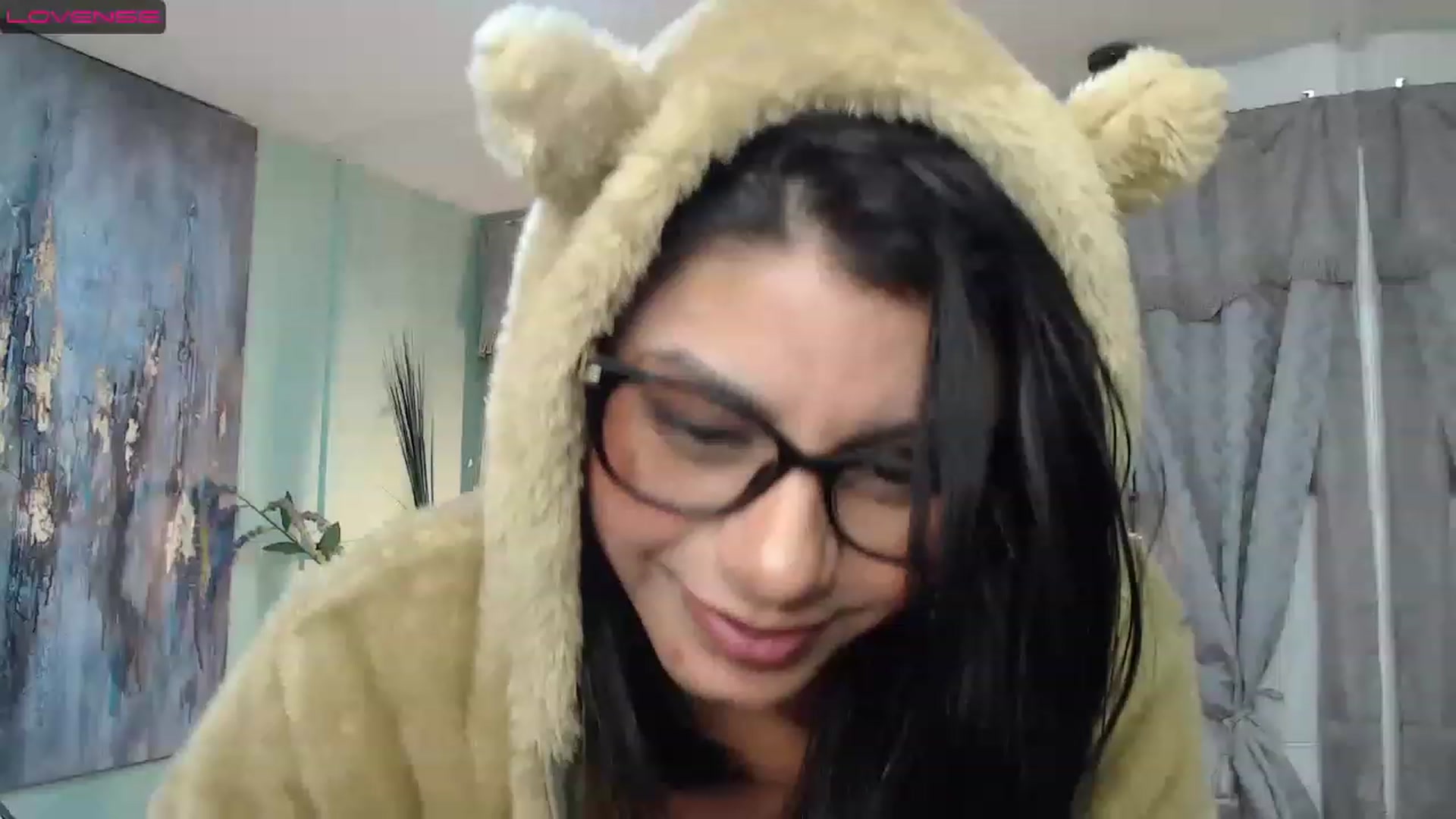 Gallery image thumbnail from Sara__Ruiz's myfreecams stream on, 03/28/2023, 17:03 image 5 of 20