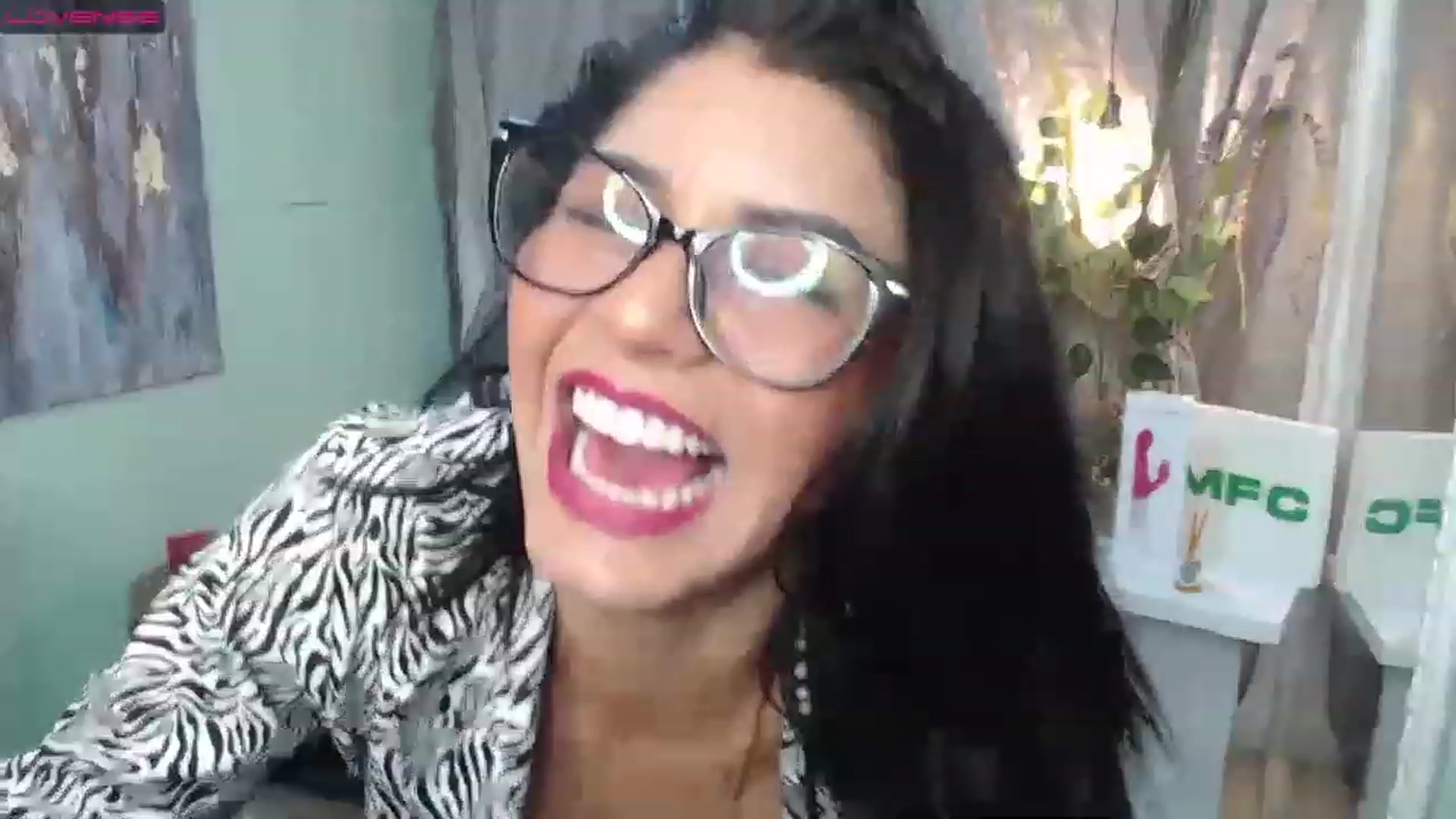 Gallery image thumbnail from Sara__Ruiz's myfreecams stream on, 03/30/2023, 15:19 image 3 of 20