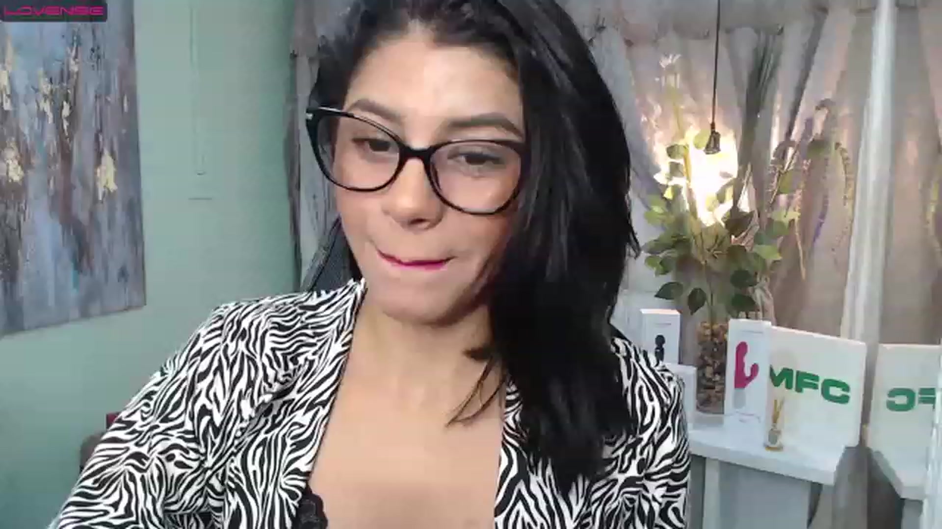 Gallery image thumbnail from Sara__Ruiz's myfreecams stream on, 03/30/2023, 15:19 image 1 of 20