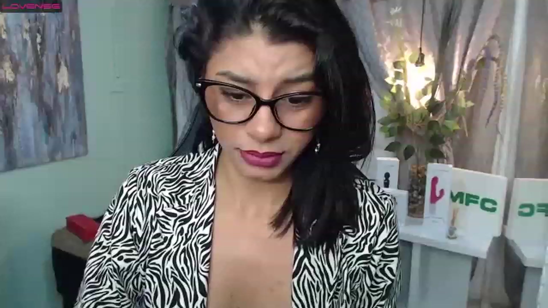 Gallery image thumbnail from Sara__Ruiz's myfreecams stream on, 03/30/2023, 15:19 image 14 of 20
