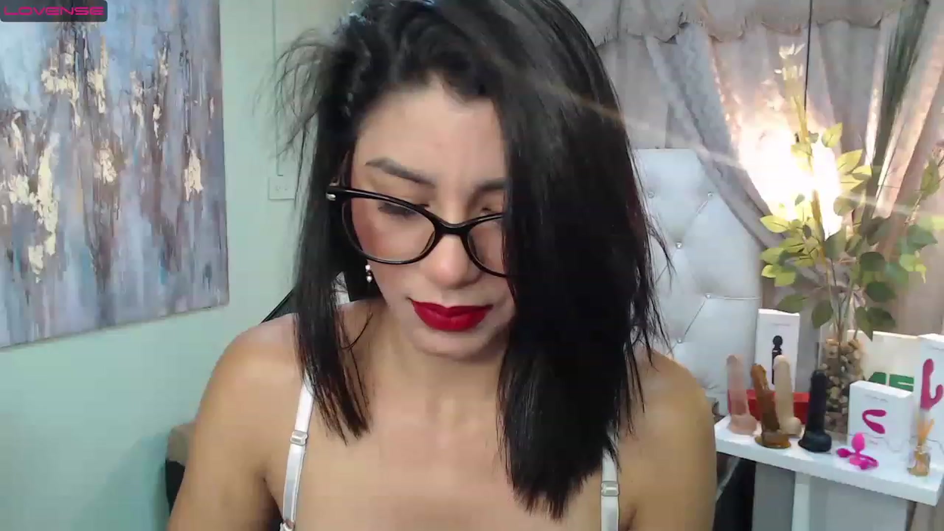 Gallery image thumbnail from Sara__Ruiz's myfreecams stream on, 04/01/2023, 13:21 image 6 of 20