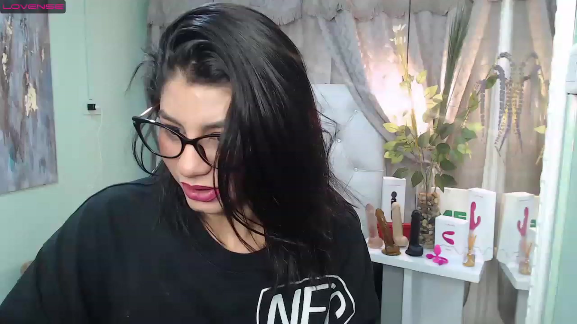 Gallery image thumbnail from Sara__Ruiz's myfreecams stream on, 04/02/2023, 12:48 image 6 of 20