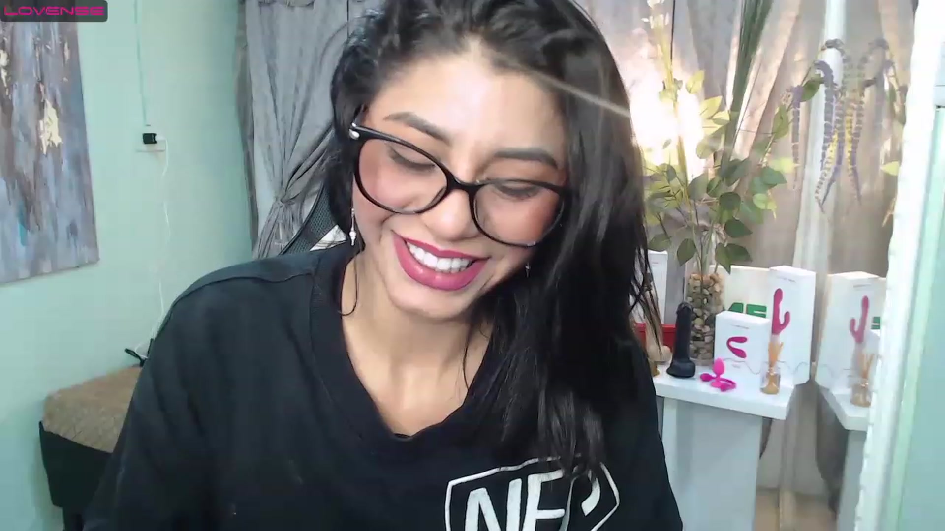Gallery image thumbnail from Sara__Ruiz's myfreecams stream on, 04/02/2023, 12:48 image 19 of 20