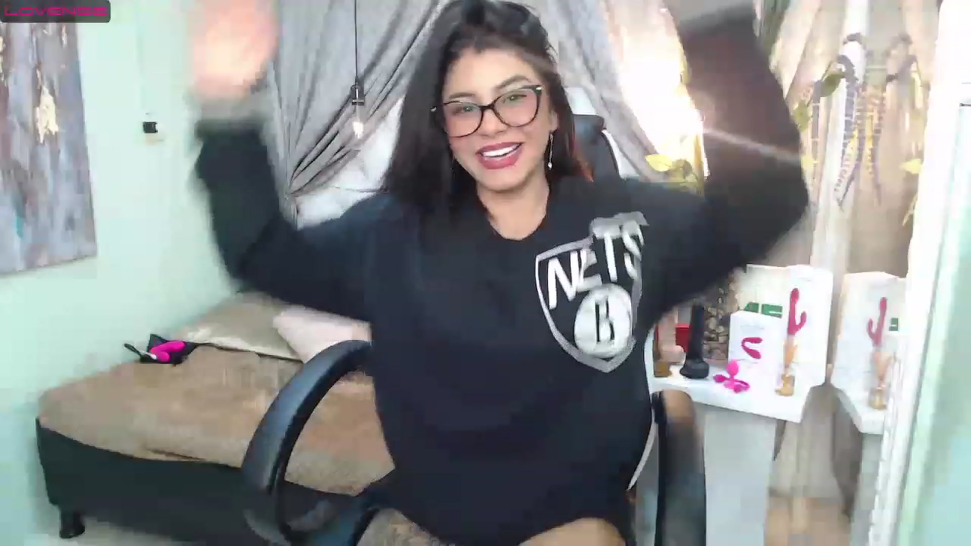 Gallery image thumbnail from Sara__Ruiz's myfreecams stream on, 04/02/2023, 12:48 image 10 of 20