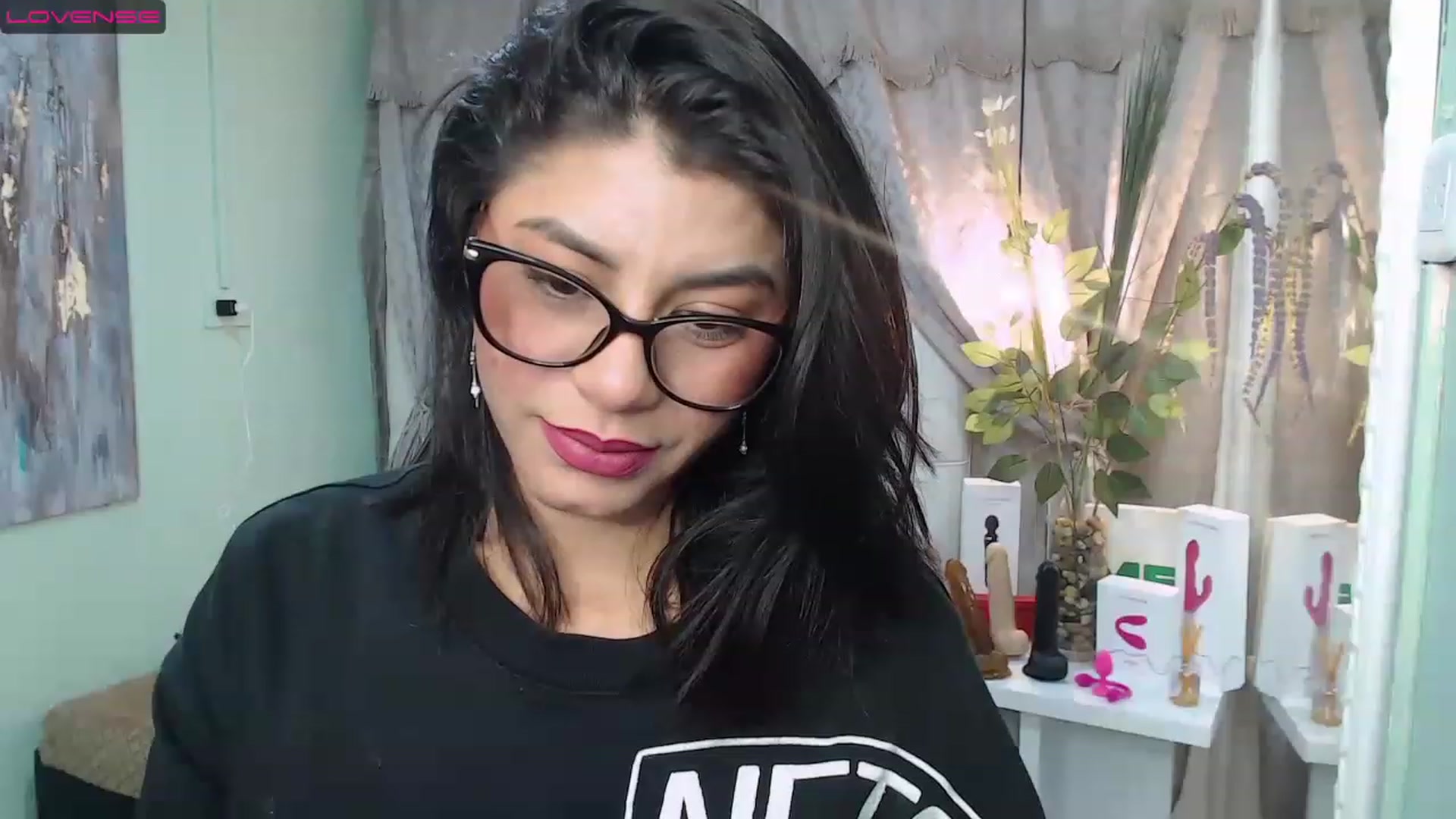 Gallery image thumbnail from Sara__Ruiz's myfreecams stream on, 04/02/2023, 12:48 image 16 of 20