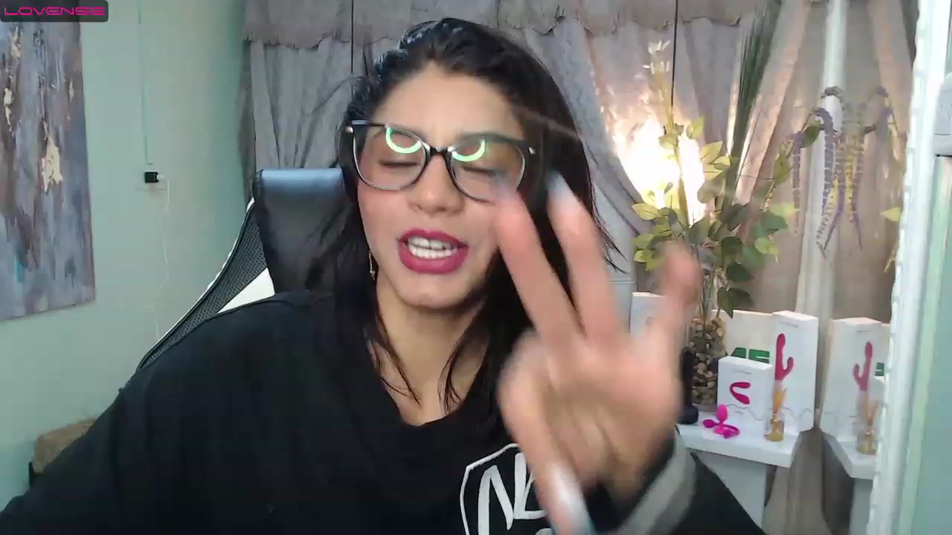 Gallery image thumbnail from Sara__Ruiz's myfreecams stream on, 04/02/2023, 12:48 image 1 of 20