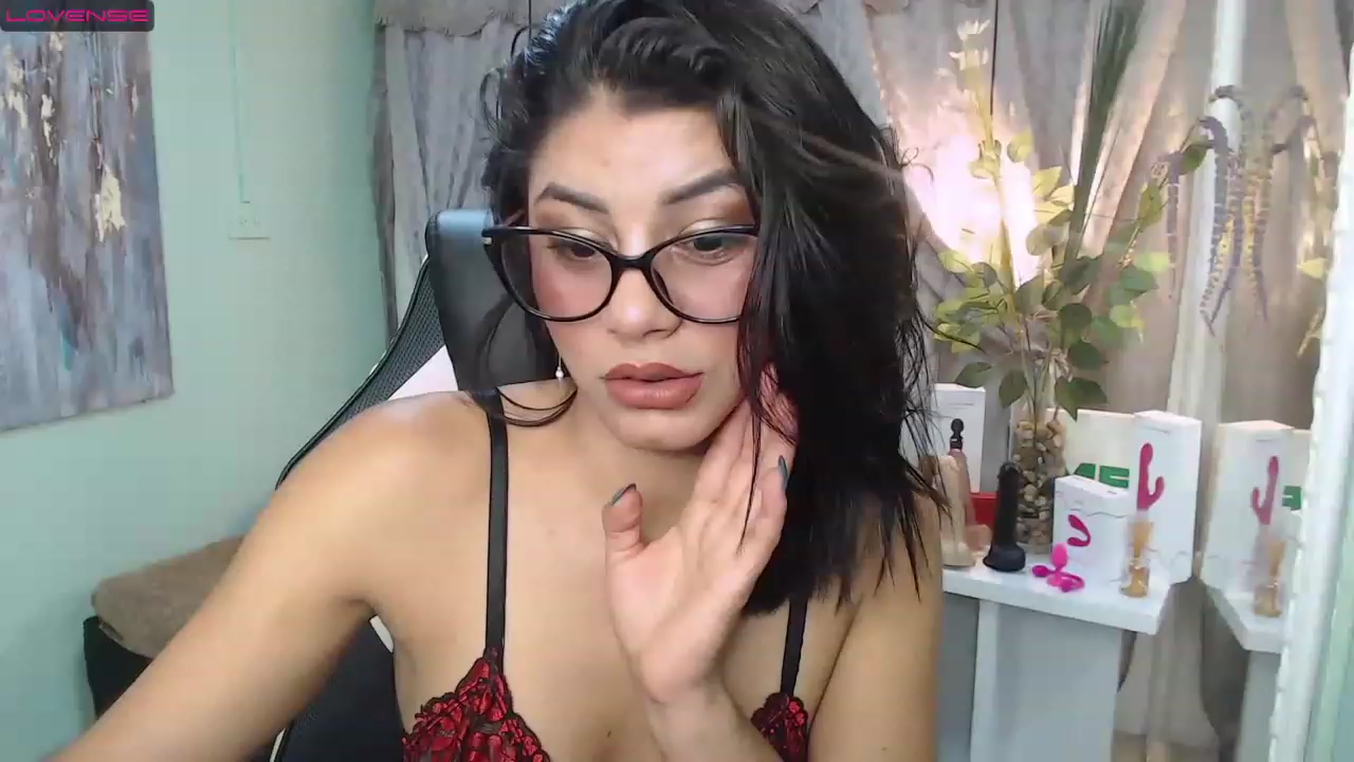 Gallery image thumbnail from Sara__Ruiz's myfreecams stream on, 04/03/2023, 14:26 image 8 of 20