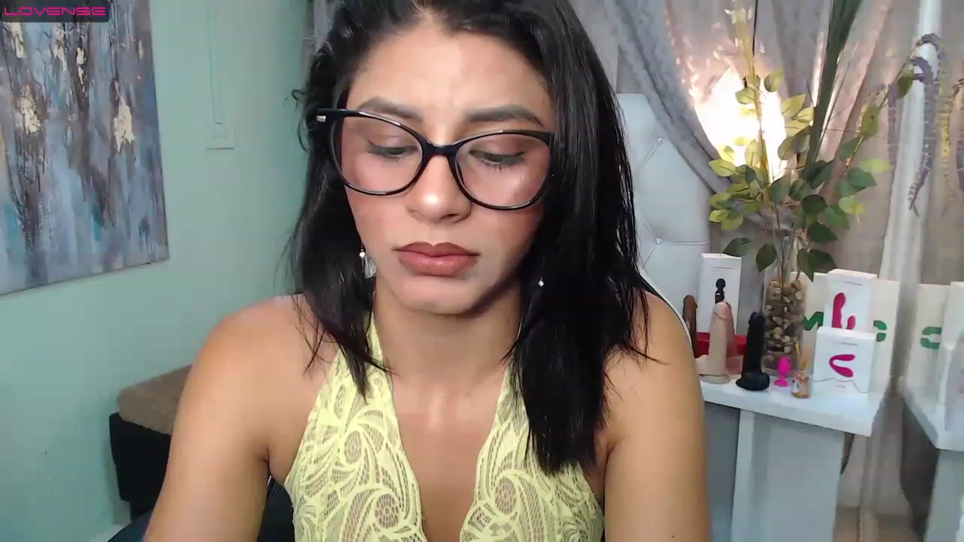 Gallery image thumbnail from Sara__Ruiz's myfreecams stream on, 04/05/2023, 14:29 image 19 of 20