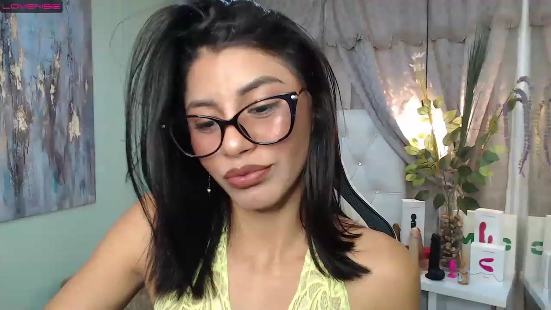 Gallery image thumbnail from Sara__Ruiz's myfreecams stream on, 04/05/2023, 14:29 image 5 of 20