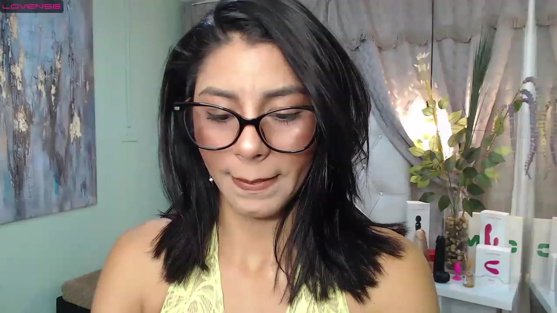 Gallery image thumbnail from Sara__Ruiz's myfreecams stream on, 04/05/2023, 14:29 image 4 of 20