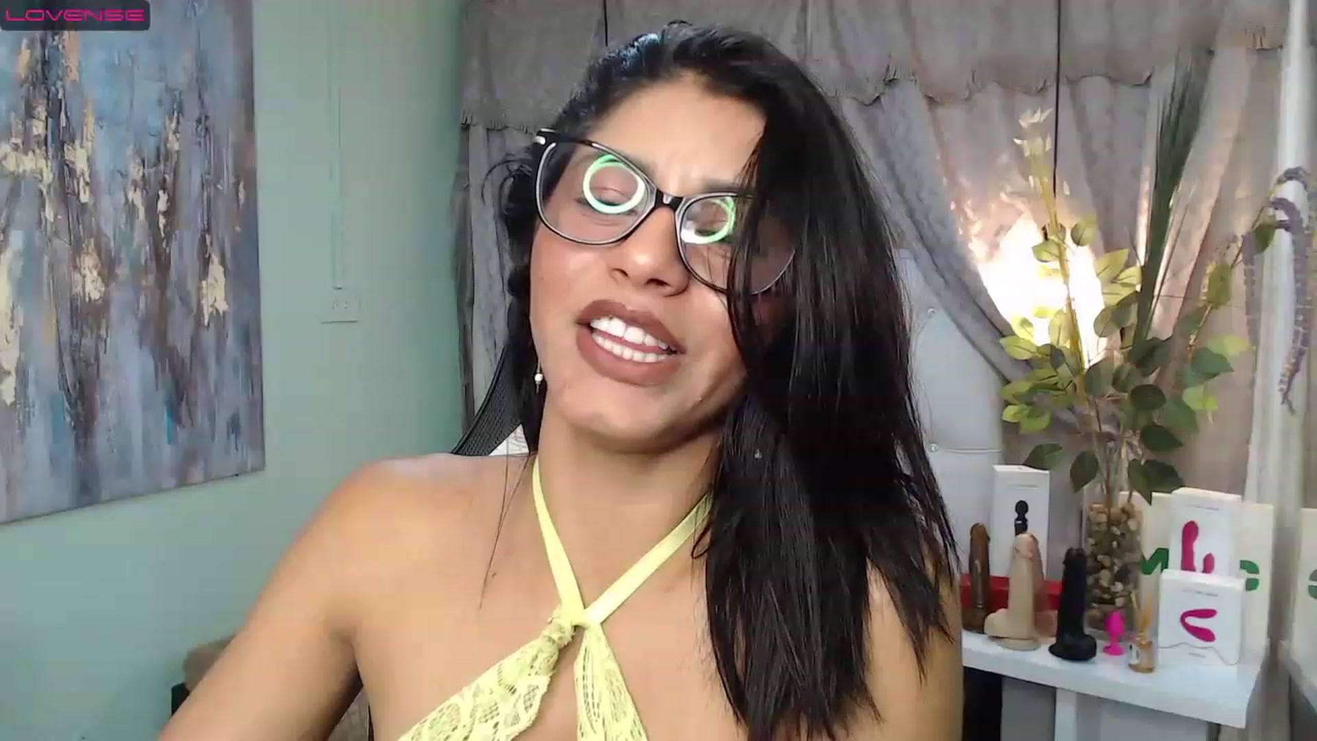 Gallery image thumbnail from Sara__Ruiz's myfreecams stream on, 04/05/2023, 15:28 image 7 of 20