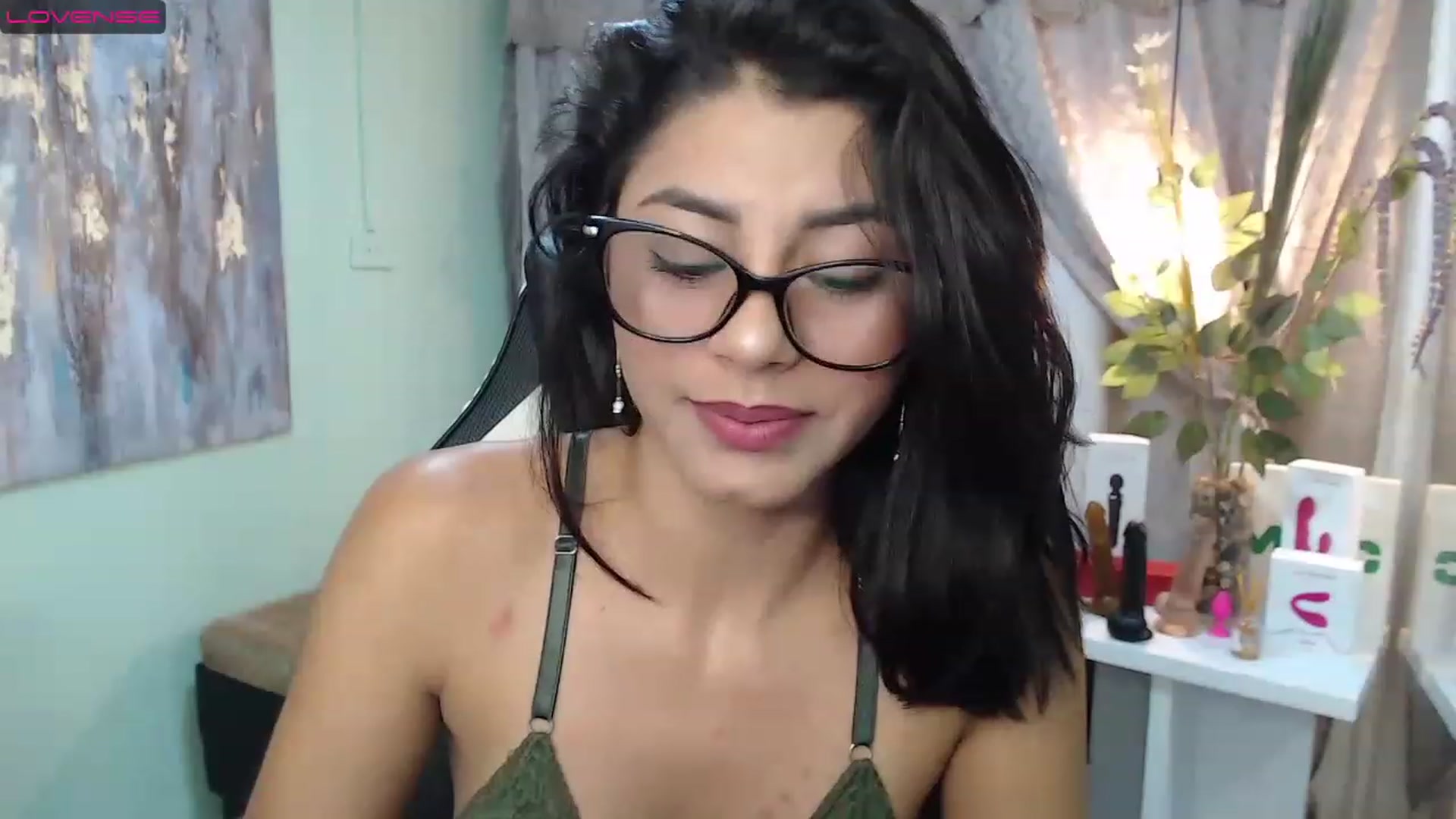 Gallery image thumbnail from Sara__Ruiz's myfreecams stream on, 04/10/2023, 13:55 image 9 of 20