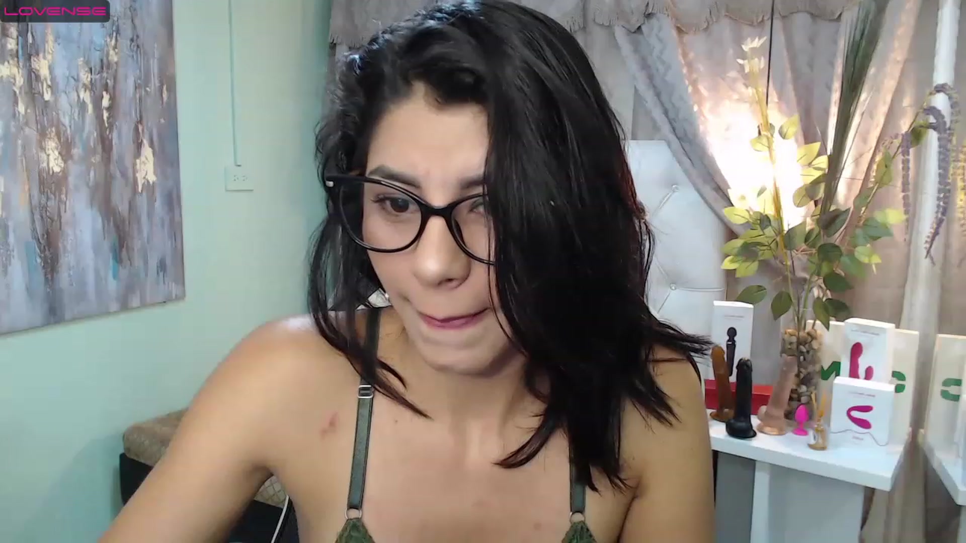 Gallery image thumbnail from Sara__Ruiz's myfreecams stream on, 04/10/2023, 13:55 image 14 of 20