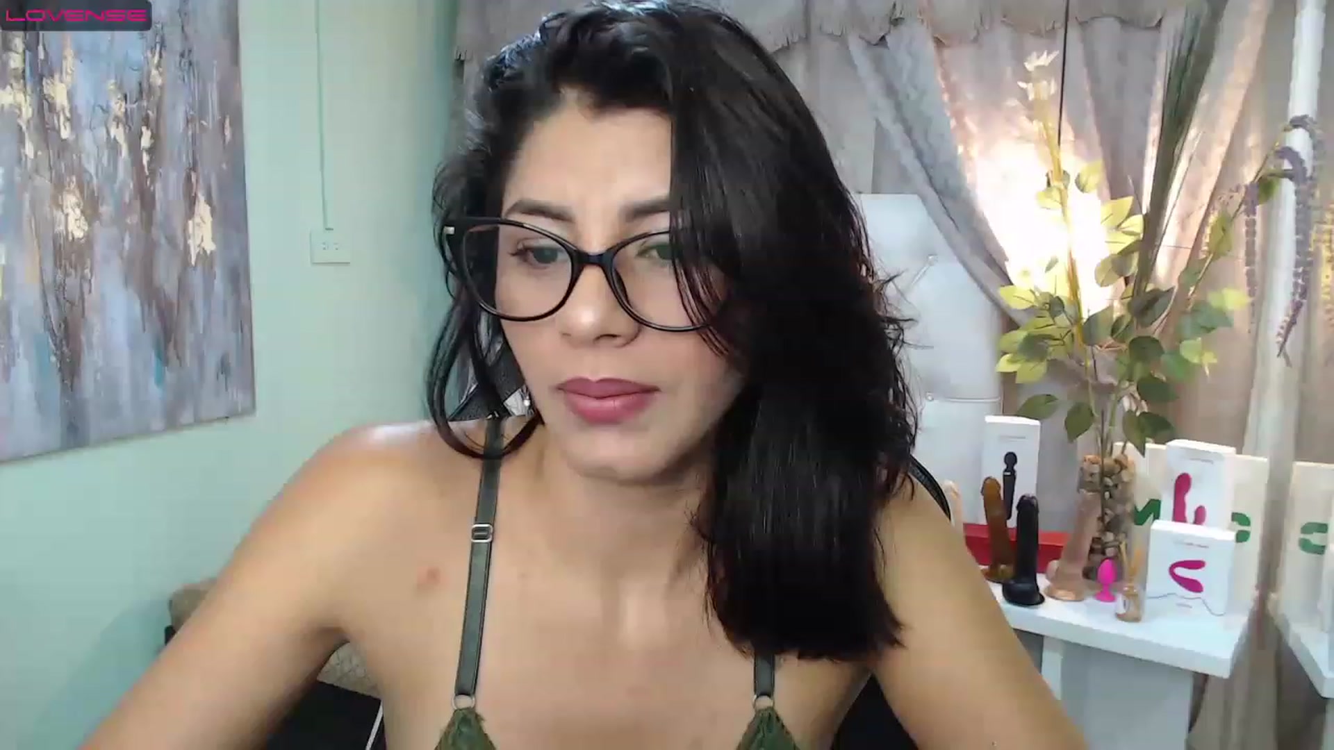Gallery image thumbnail from Sara__Ruiz's myfreecams stream on, 04/10/2023, 13:55 image 12 of 20