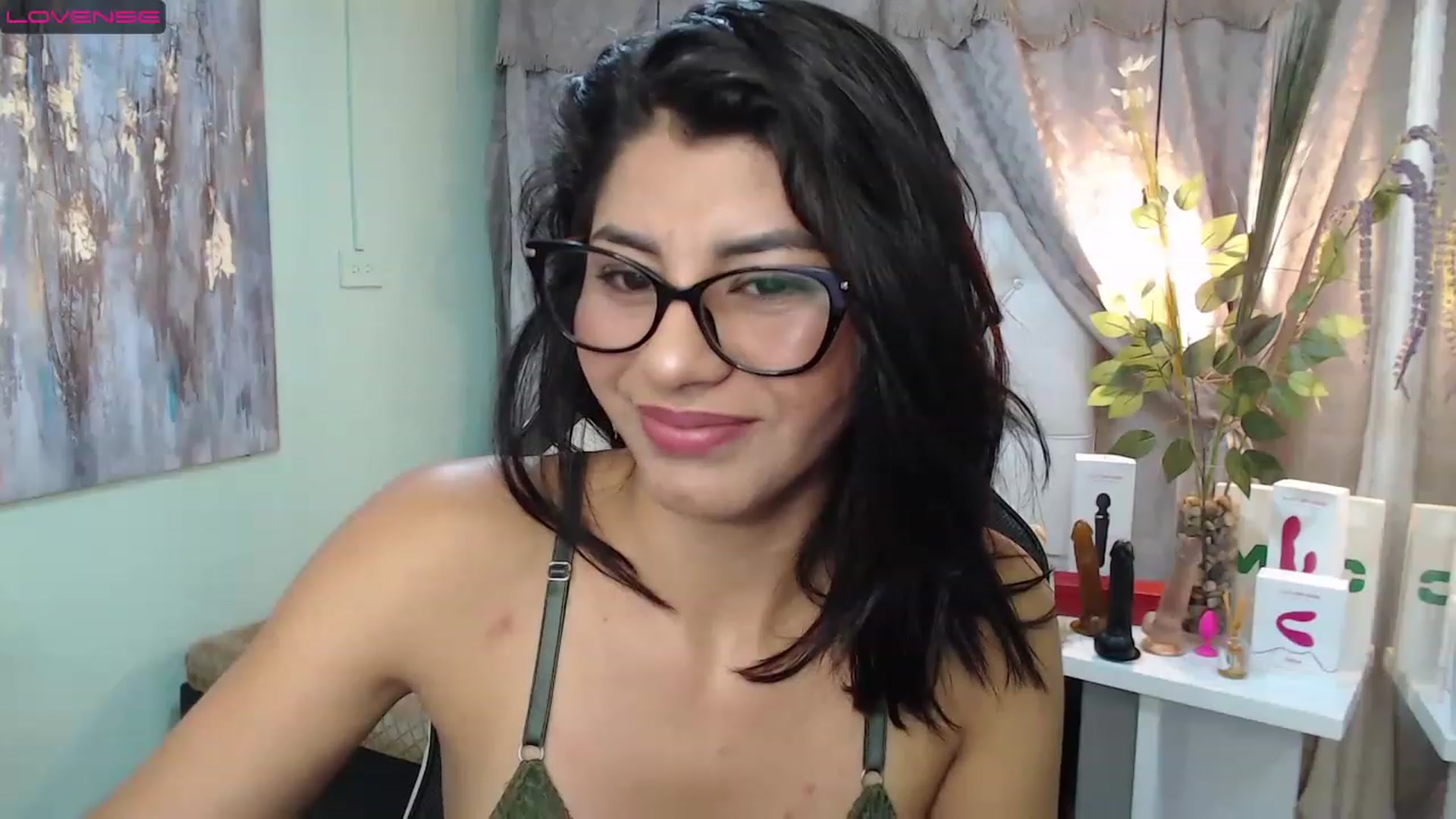 Gallery image thumbnail from Sara__Ruiz's myfreecams stream on, 04/10/2023, 13:55 image 15 of 20