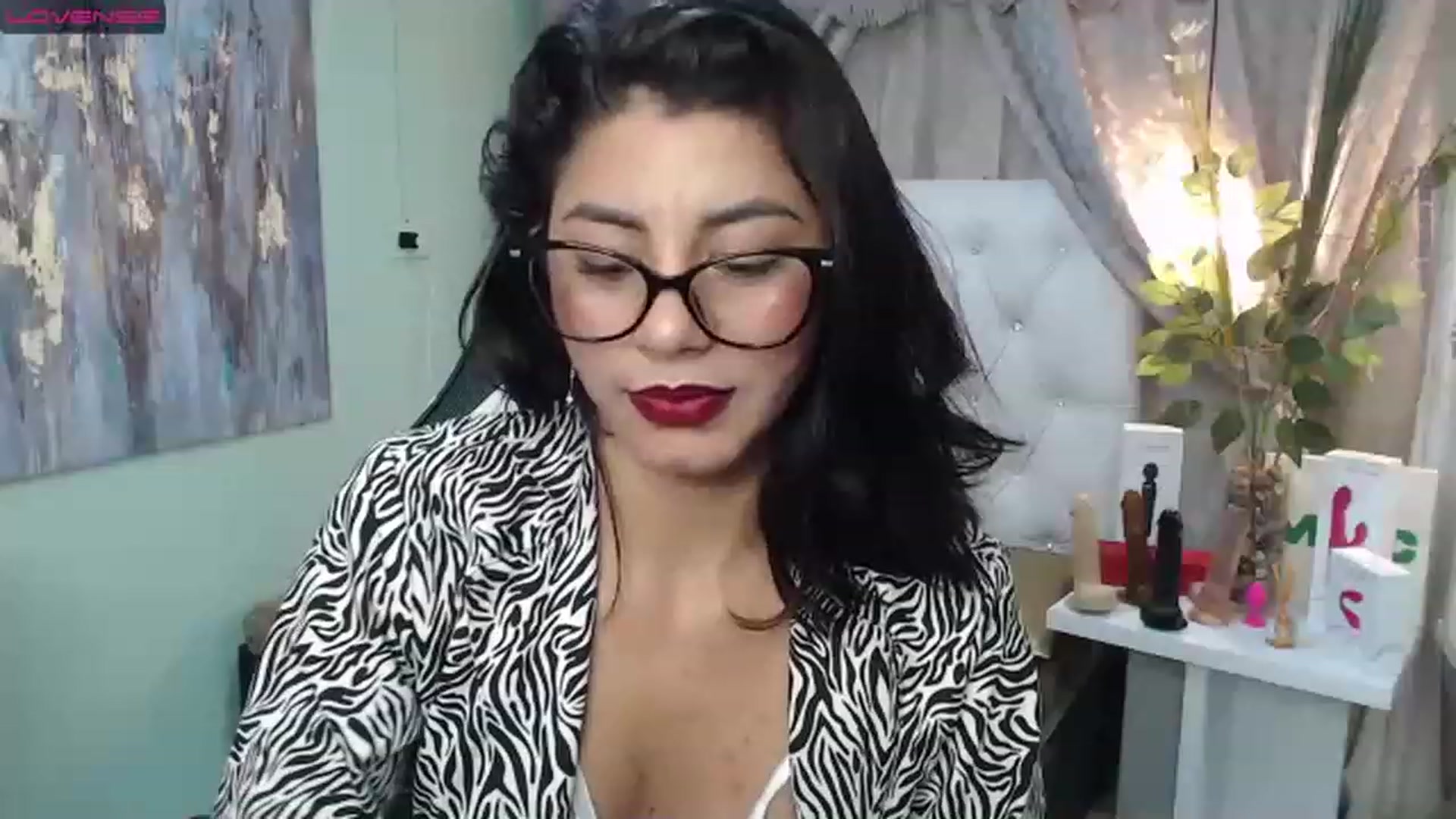Gallery image thumbnail from Sara__Ruiz's myfreecams stream on, 04/11/2023, 15:11 image 14 of 20