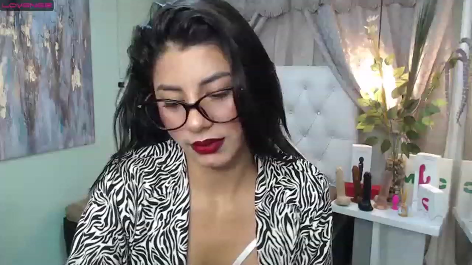 Gallery image thumbnail from Sara__Ruiz's myfreecams stream on, 04/11/2023, 15:11 image 7 of 20