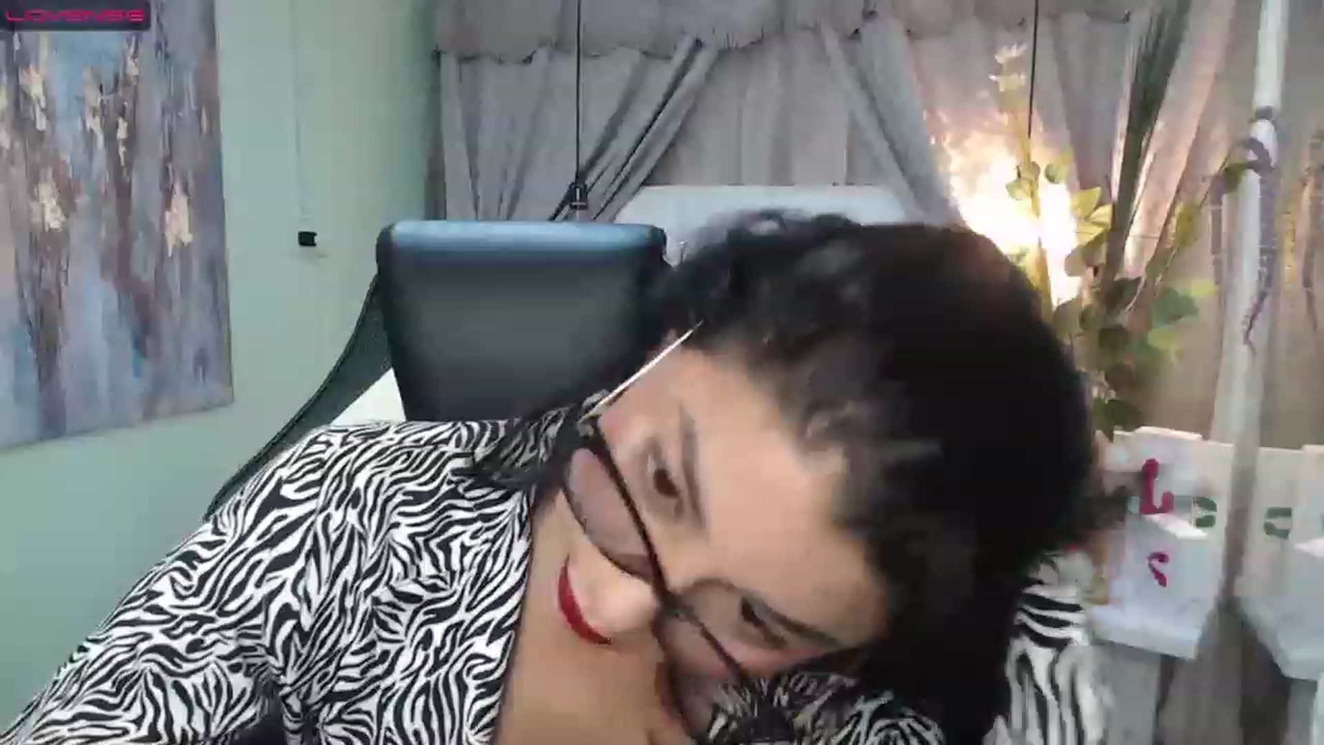 Gallery image thumbnail from Sara__Ruiz's myfreecams stream on, 04/11/2023, 15:11 image 5 of 20