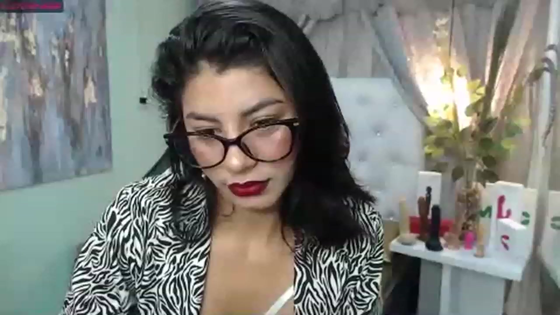 Gallery image thumbnail from Sara__Ruiz's myfreecams stream on, 04/11/2023, 15:11 image 6 of 20
