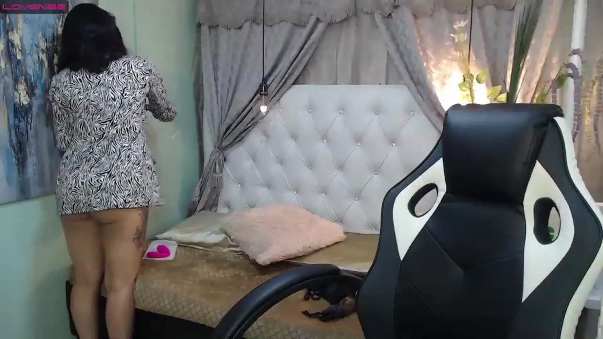 Gallery image thumbnail from Sara__Ruiz's myfreecams stream on, 04/11/2023, 15:11 image 2 of 20