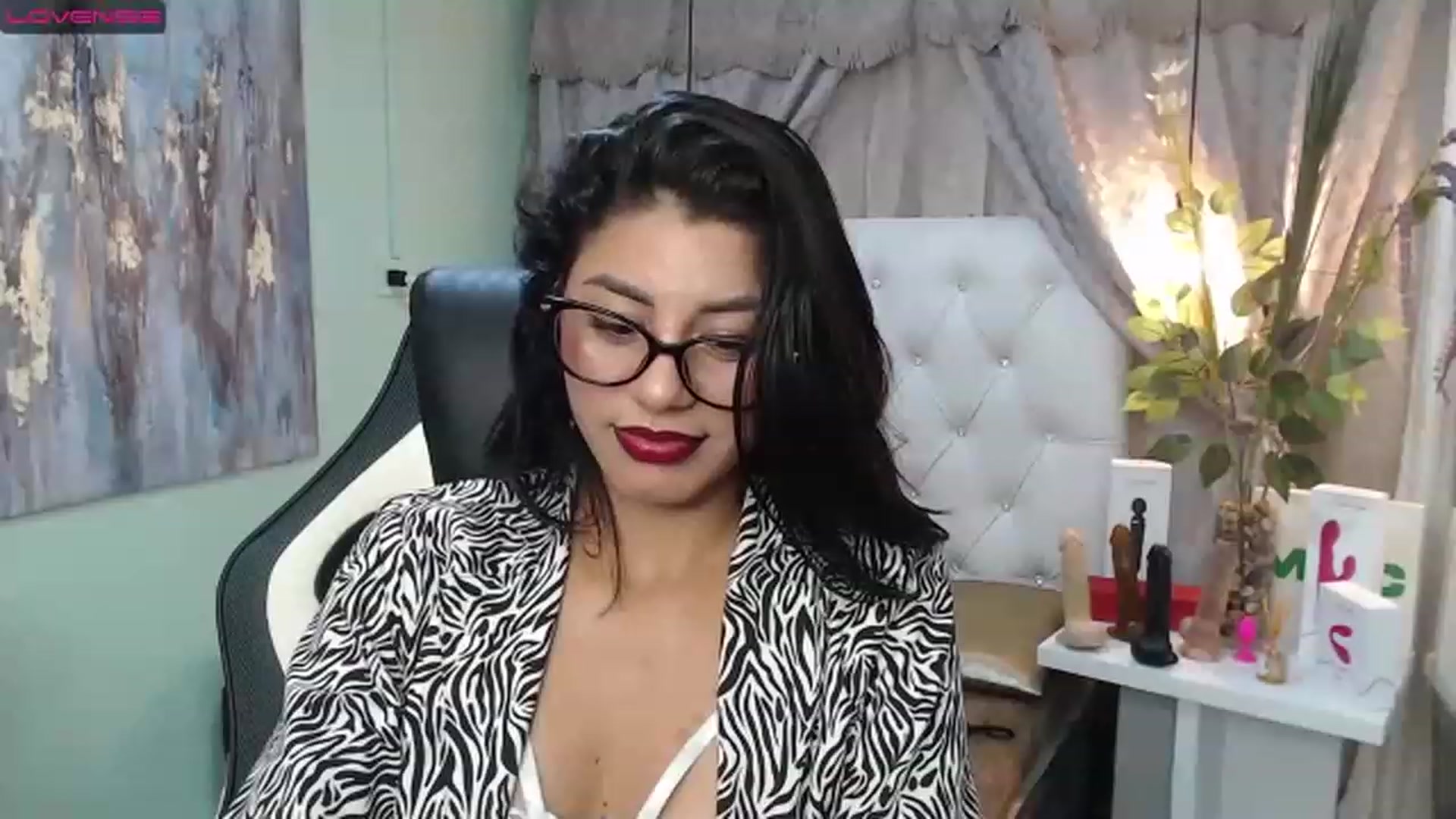 Gallery image thumbnail from Sara__Ruiz's myfreecams stream on, 04/11/2023, 15:11 image 18 of 20