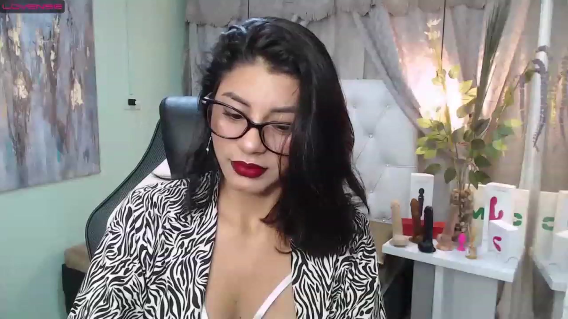 Gallery image thumbnail from Sara__Ruiz's myfreecams stream on, 04/11/2023, 15:11 image 3 of 20