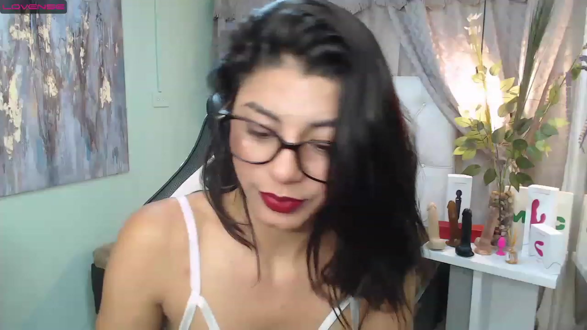 Gallery image thumbnail from Sara__Ruiz's myfreecams stream on, 04/11/2023, 17:08 image 14 of 20