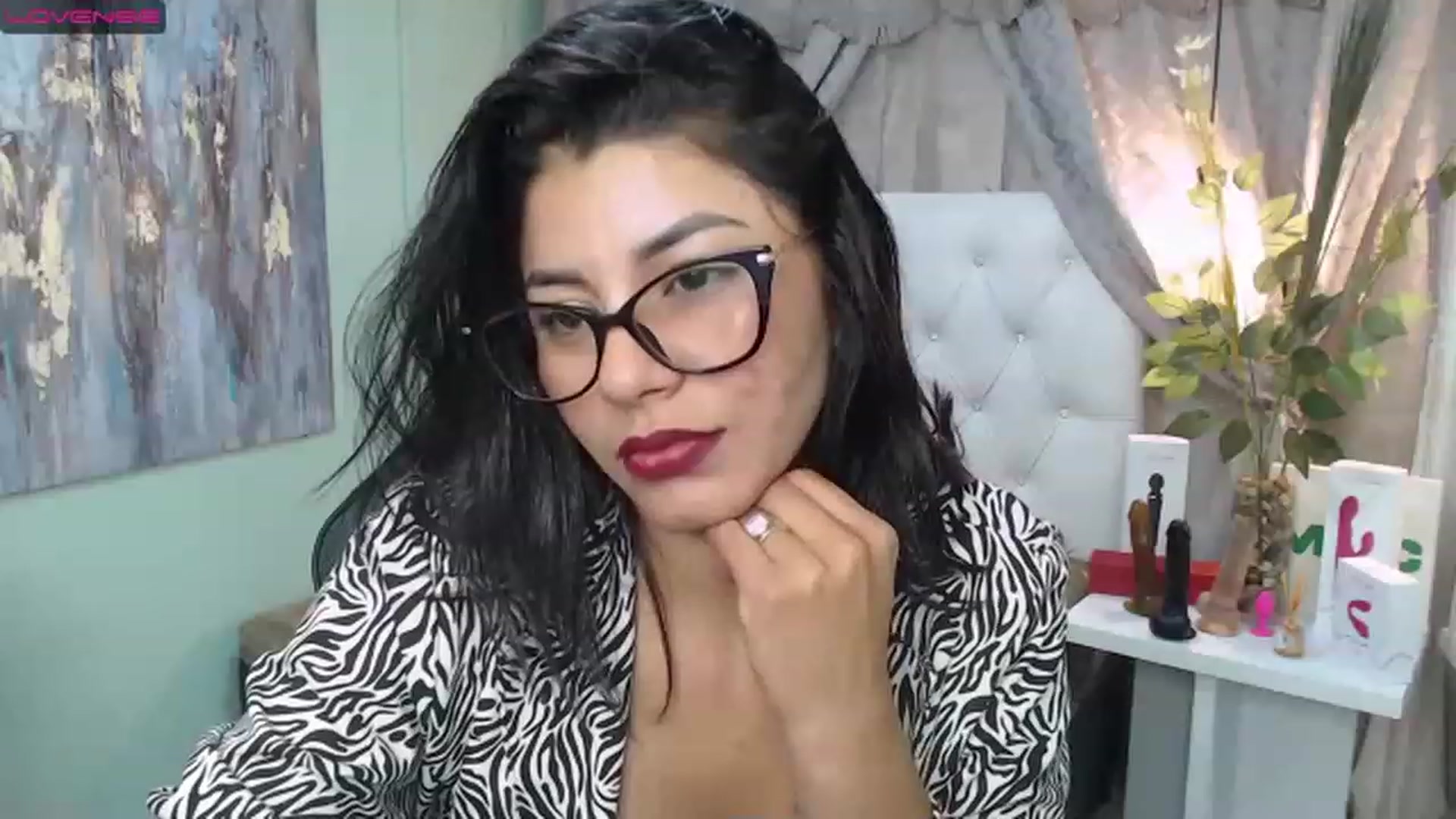 Gallery image thumbnail from Sara__Ruiz's myfreecams stream on, 04/11/2023, 18:04 image 5 of 20