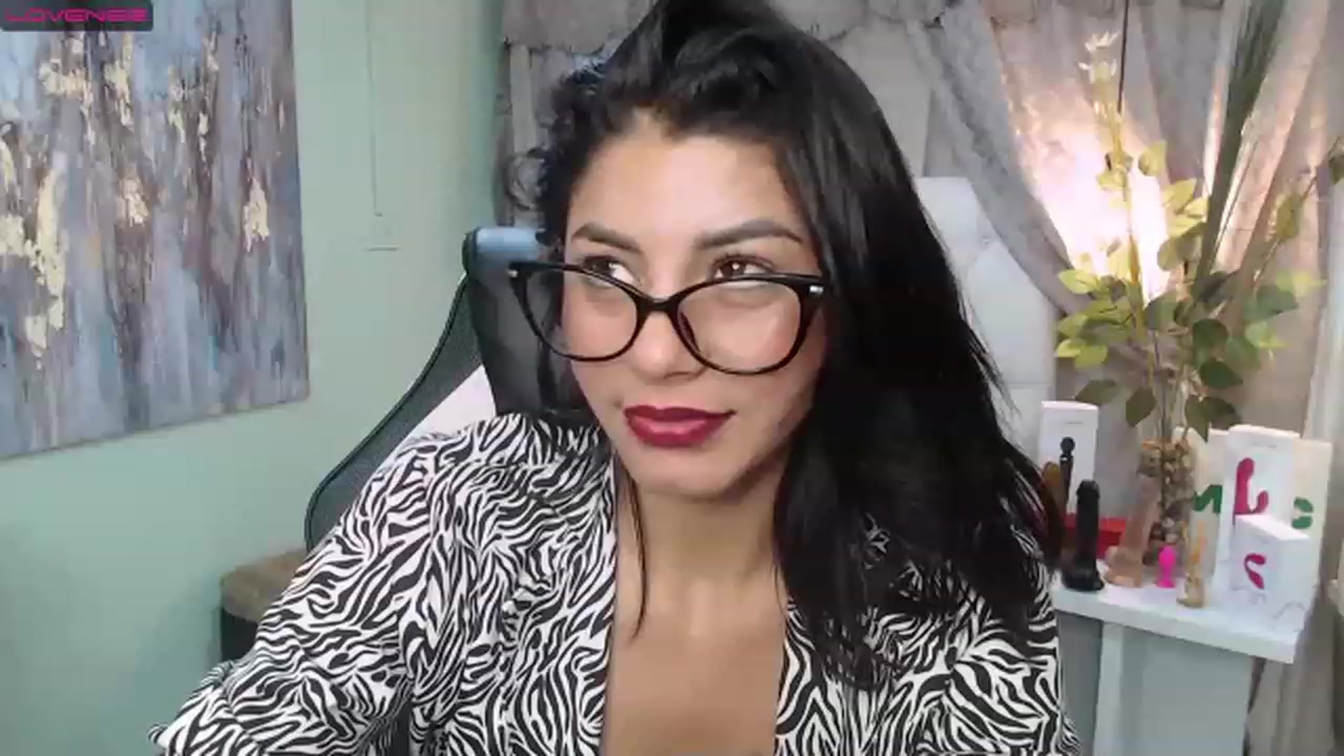 Gallery image thumbnail from Sara__Ruiz's myfreecams stream on, 04/11/2023, 18:04 image 4 of 20