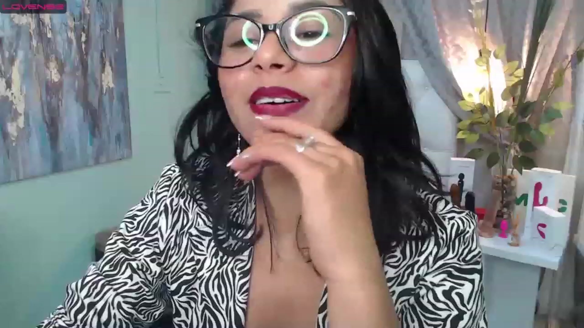 Gallery image thumbnail from Sara__Ruiz's myfreecams stream on, 04/11/2023, 18:04 image 10 of 20
