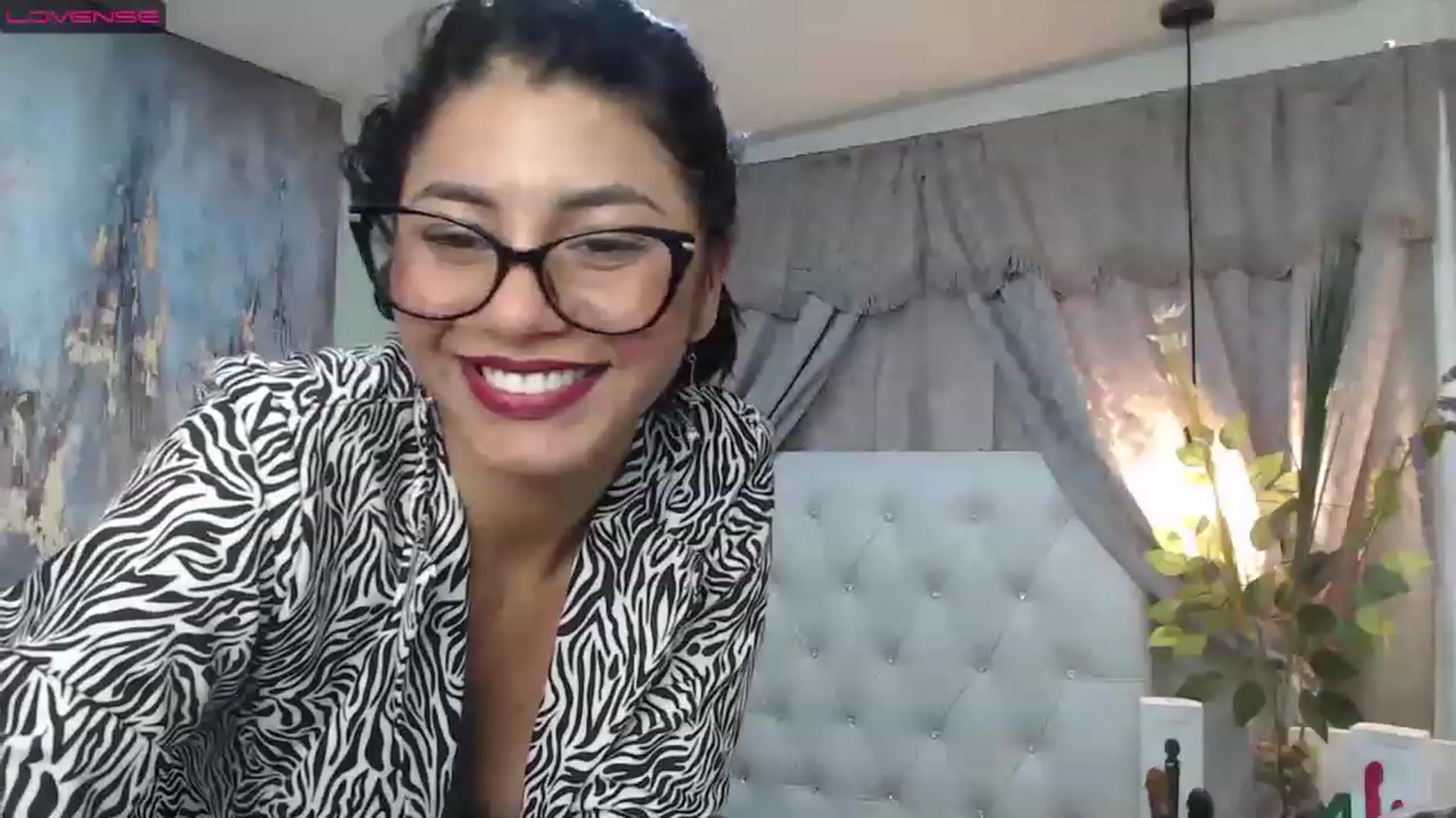 Gallery image thumbnail from Sara__Ruiz's myfreecams stream on, 04/11/2023, 18:04 image 14 of 20