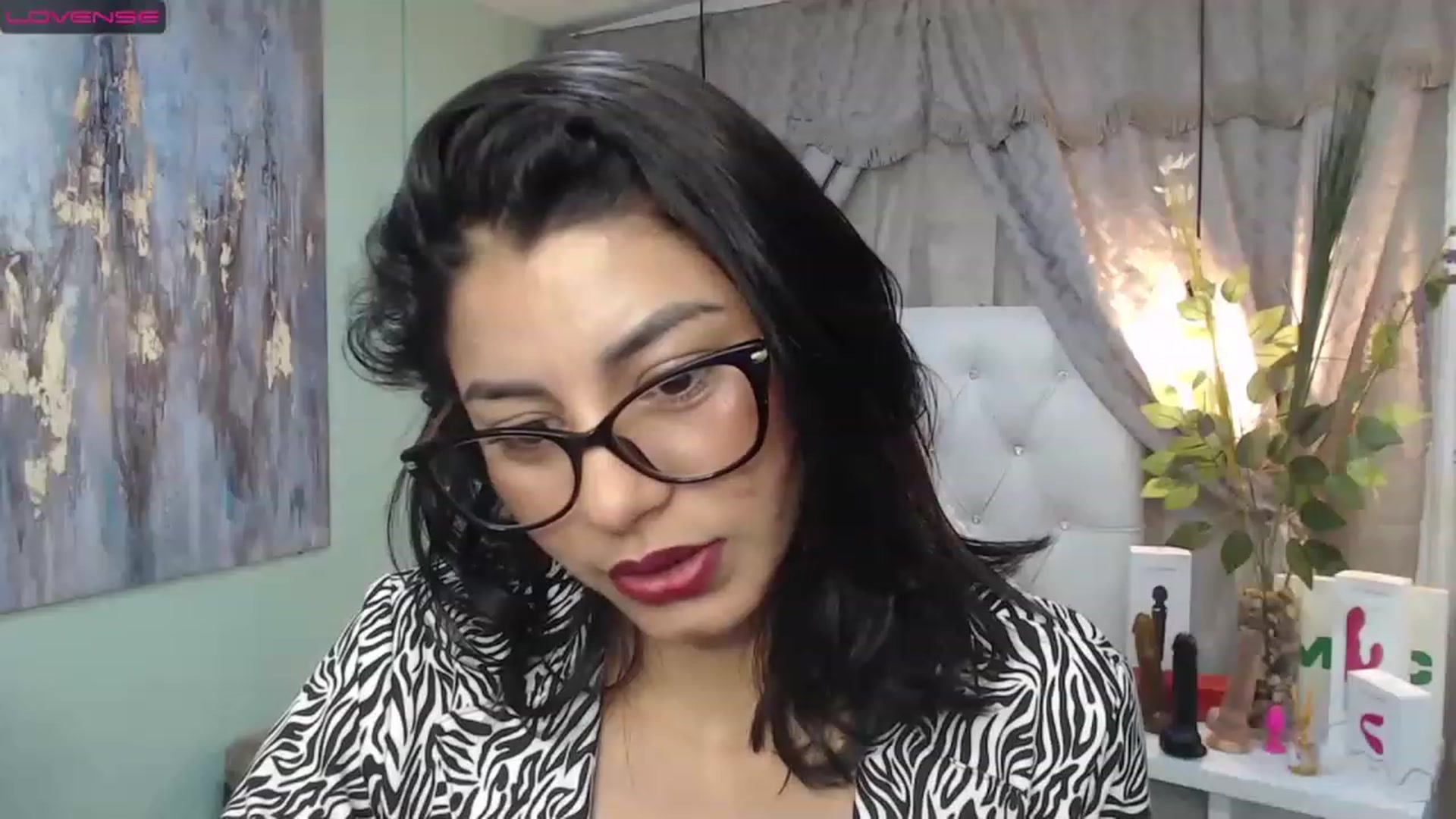 Gallery image thumbnail from Sara__Ruiz's myfreecams stream on, 04/11/2023, 18:04 image 8 of 20