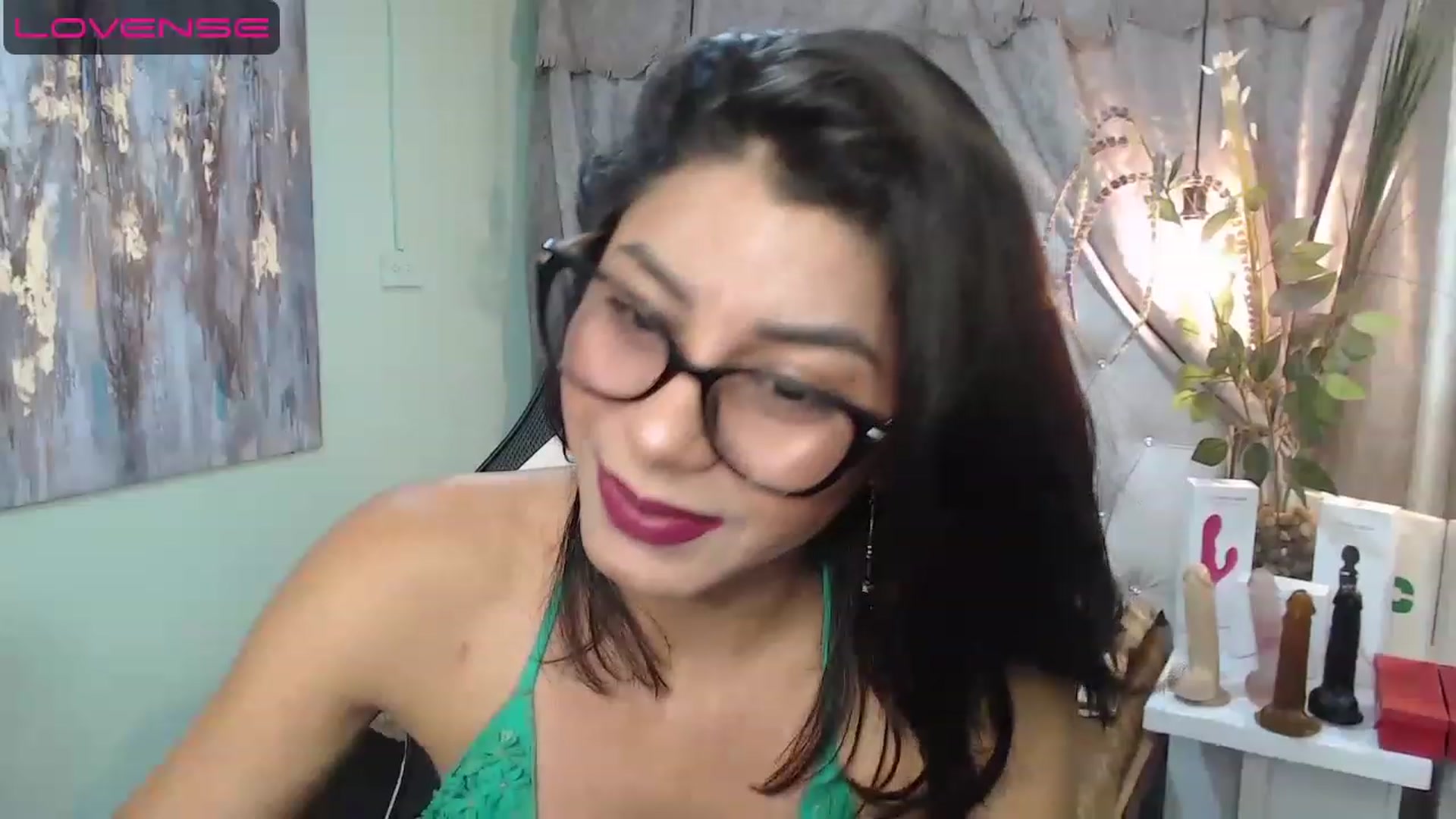 Gallery image thumbnail from Sara__Ruiz's myfreecams stream on, 04/12/2023, 14:34 image 20 of 20