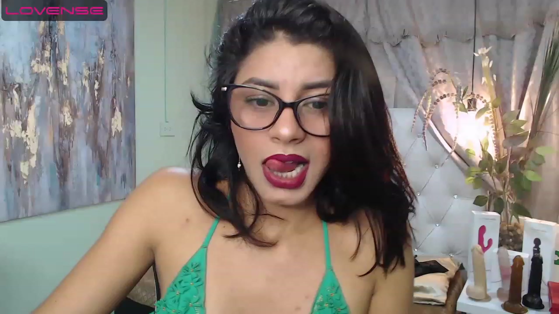 Gallery image thumbnail from Sara__Ruiz's myfreecams stream on, 04/12/2023, 14:34 image 1 of 20
