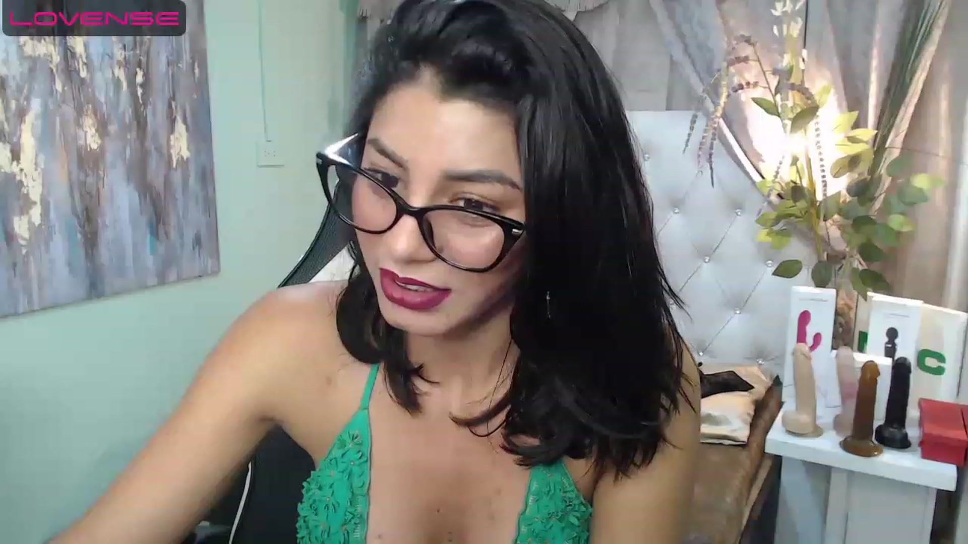 Gallery image thumbnail from Sara__Ruiz's myfreecams stream on, 04/12/2023, 15:39 image 20 of 20