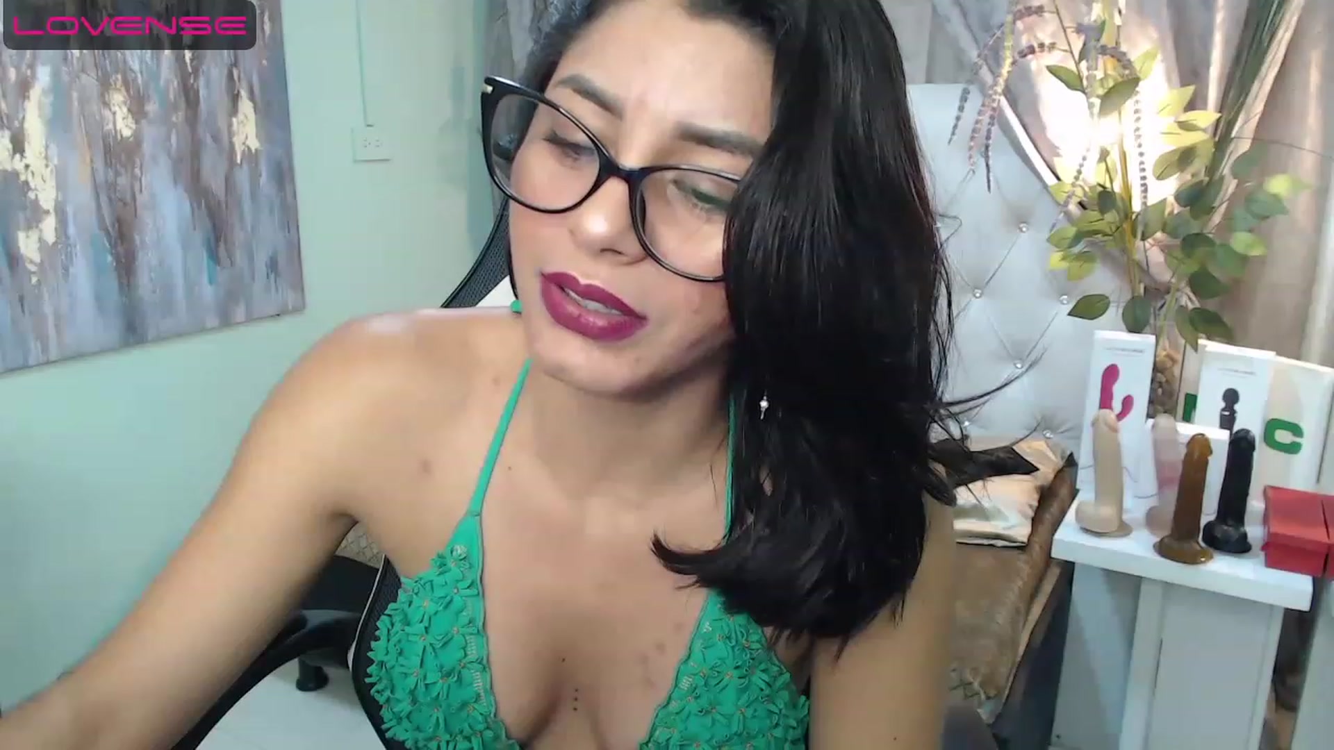 Gallery image thumbnail from Sara__Ruiz's myfreecams stream on, 04/12/2023, 16:57 image 17 of 20